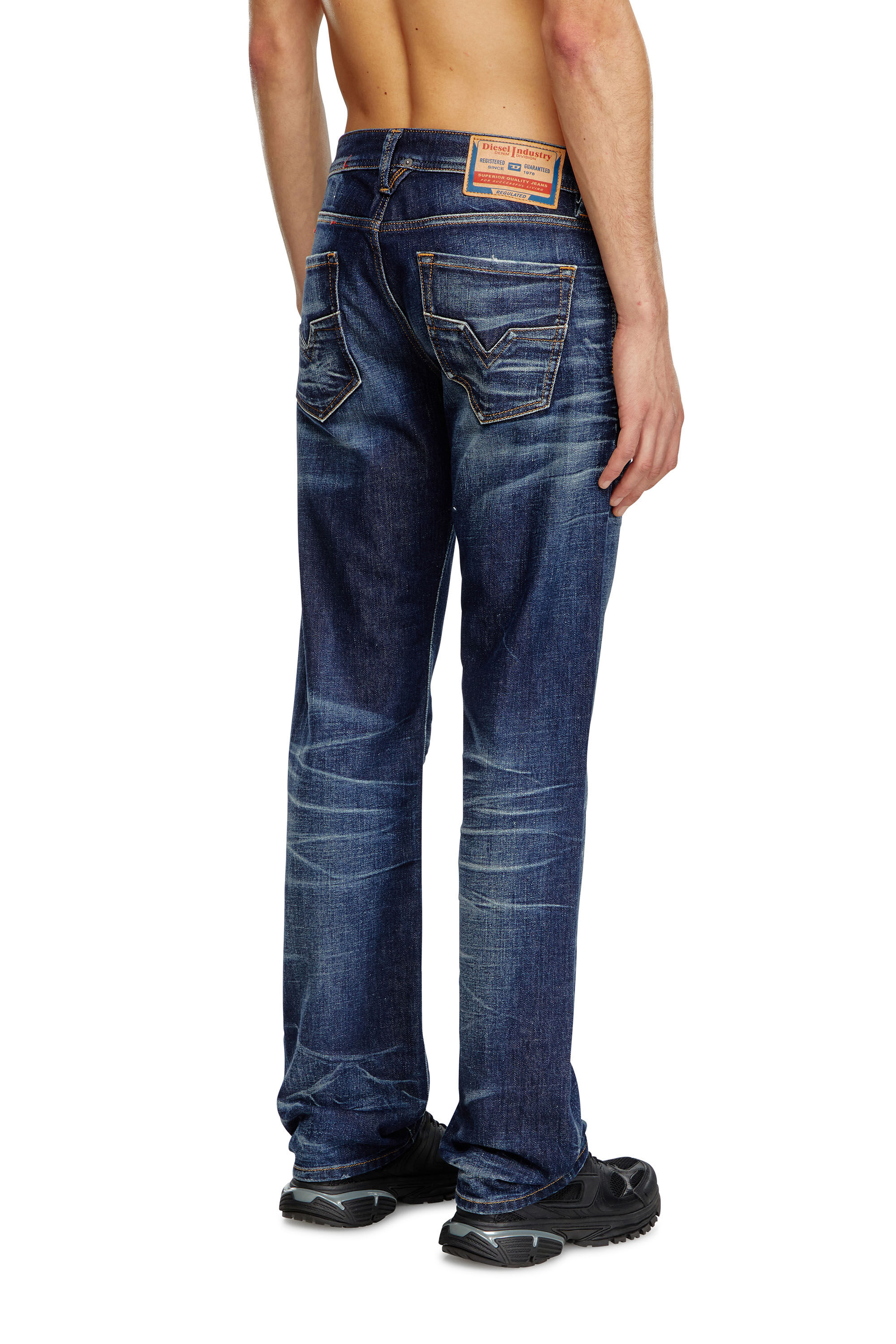 Diesel - Male Straight Jeans 1985 Larkee 09J90, ダークブルー - Image 5