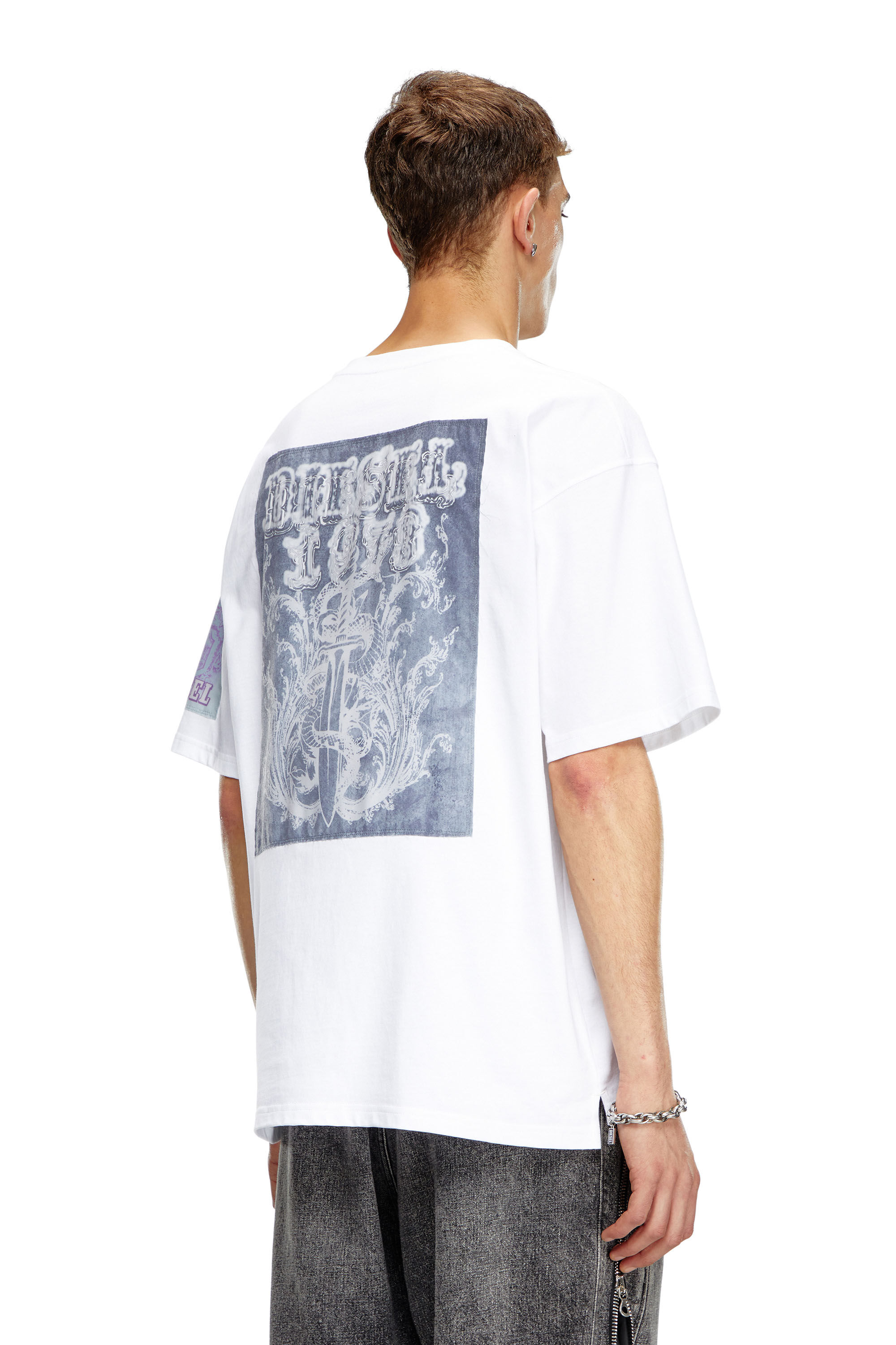 Diesel - T-BOXT-SLITS-Q10, Male T-shirt with raw-cut printed patches in ホワイト - Image 4