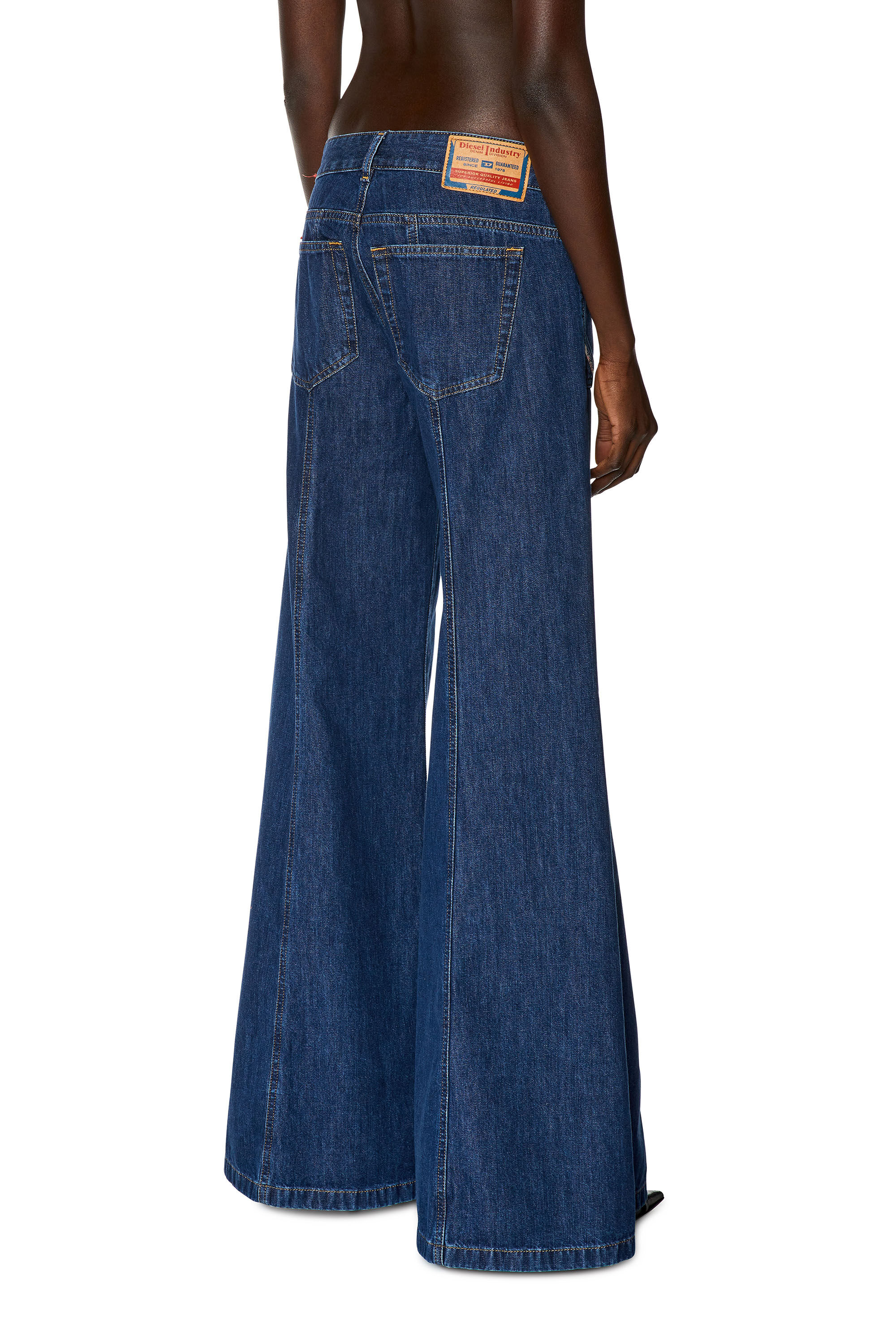 Bootcut and Flare Jeans D-Akii 09H99