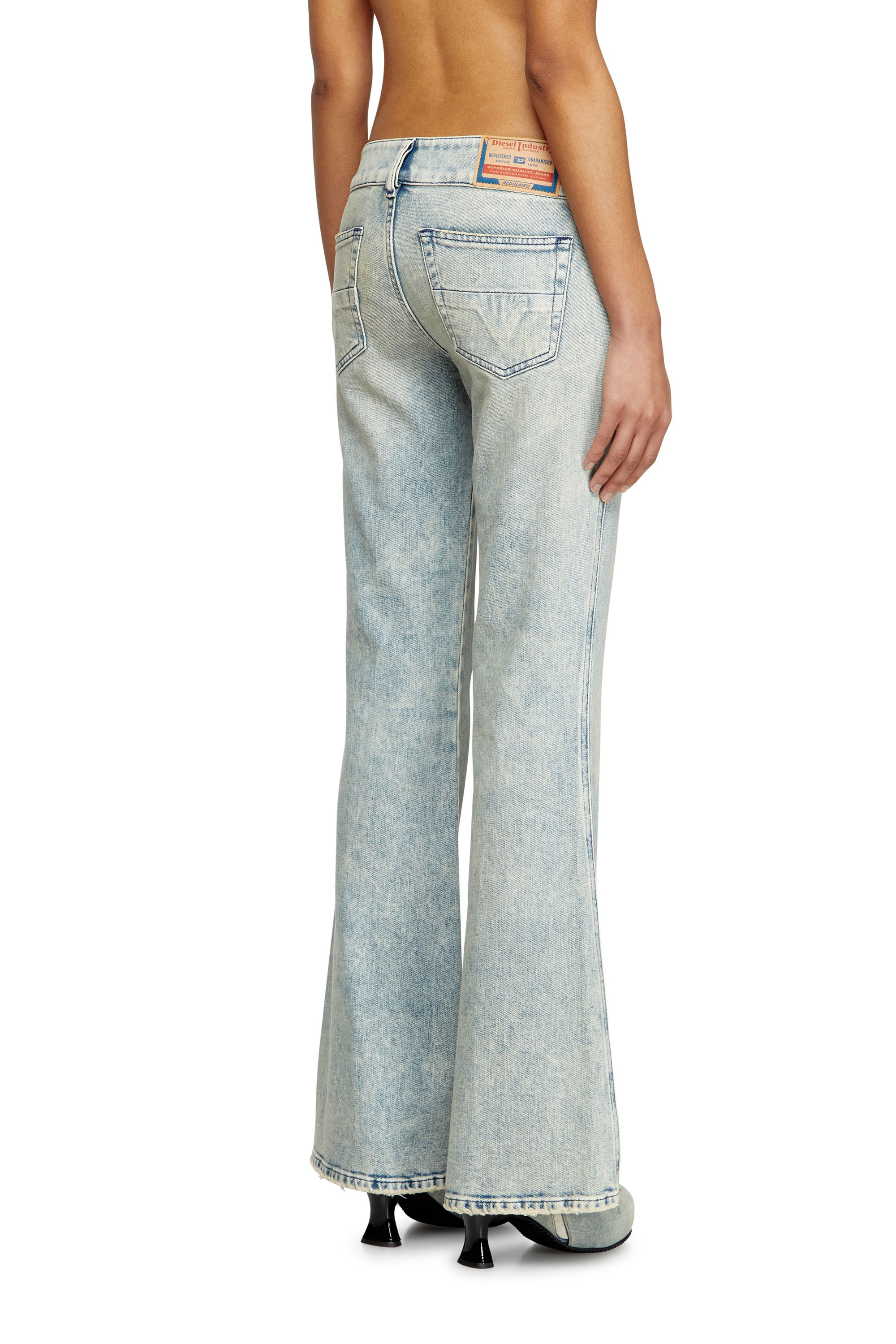 Diesel - Female's Bootcut Jeans D-Hush 09L27, ライトブルー - 4