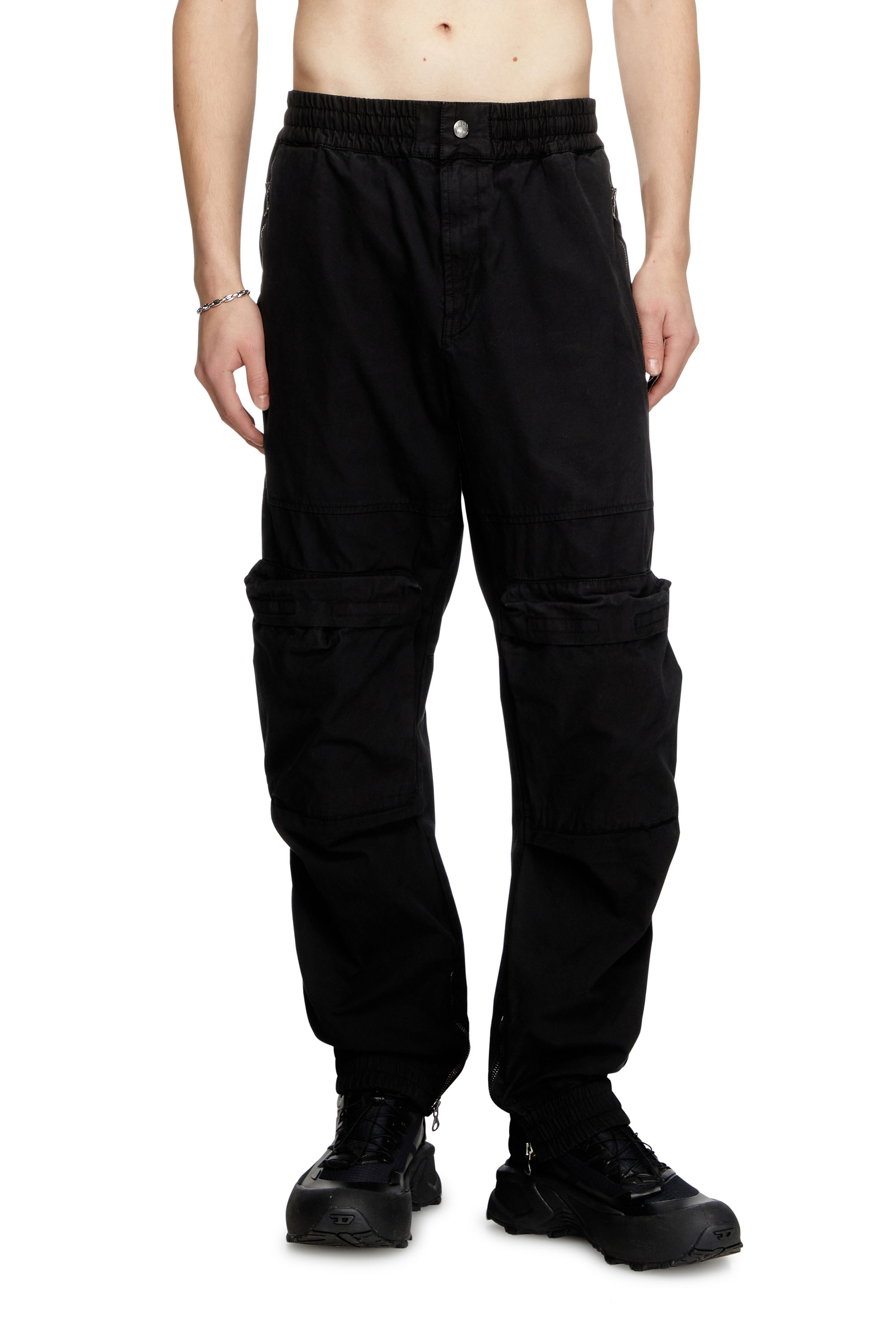 Diesel - P-BEECK, Male's Cargo pants in faded organic cotton in ブラック - 1