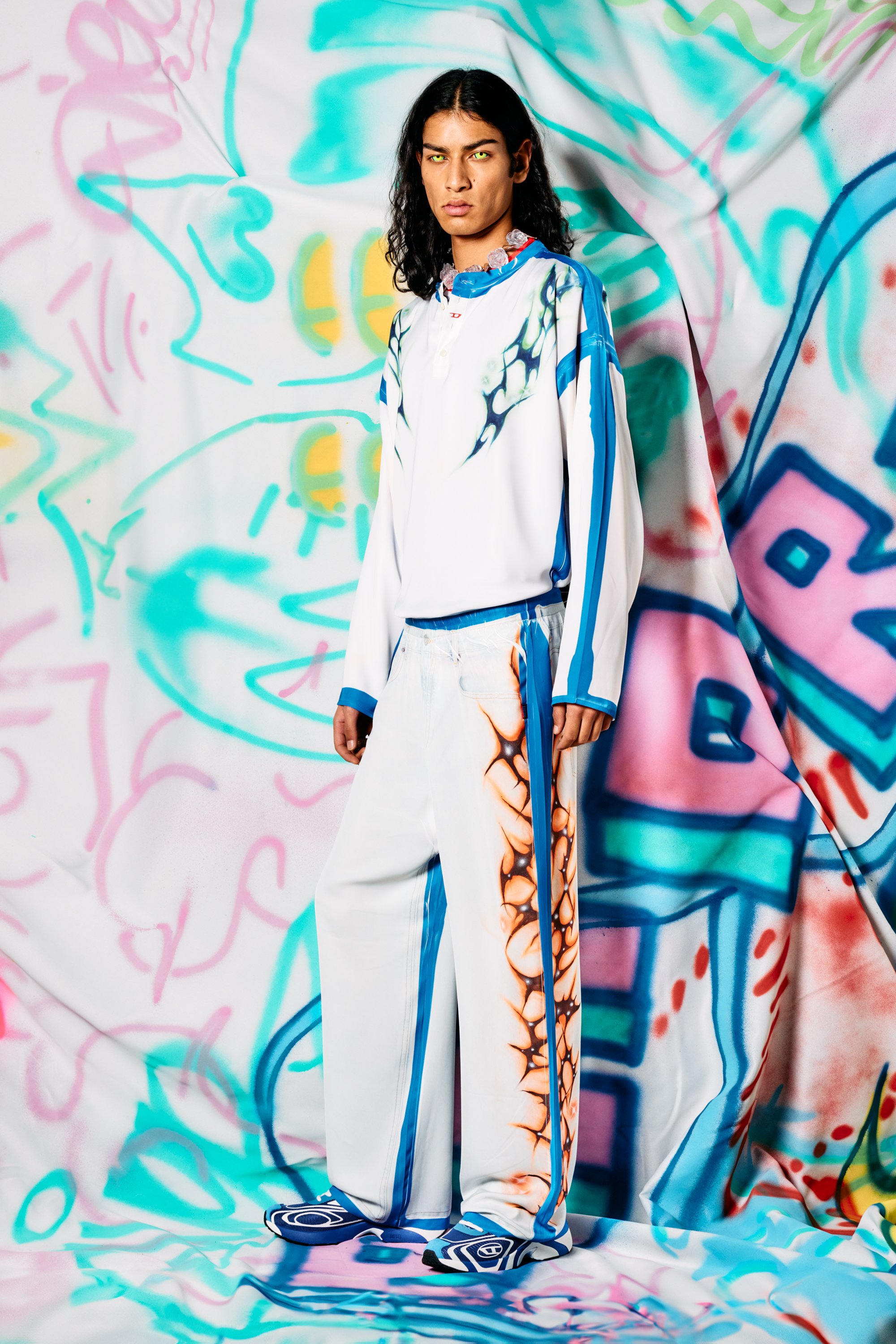 Diesel - P-AFTER-GRAFFITI-JAP, Unisex's Relaxed pant with graffiti print in ブルー/ホワイト - 2