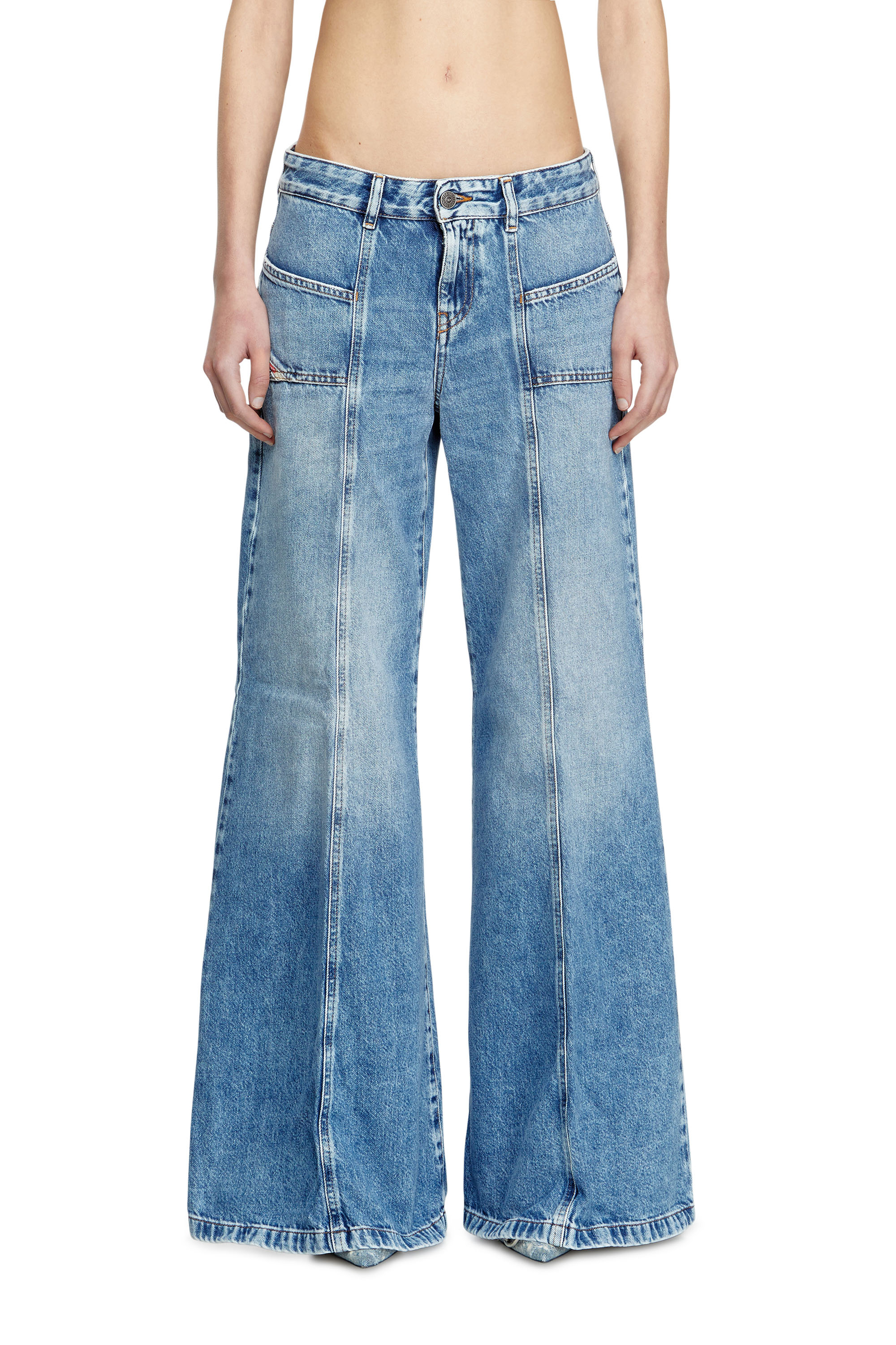 Diesel - Female's Flare Jeans D-Akii 09H95, ミディアムブルー - 1