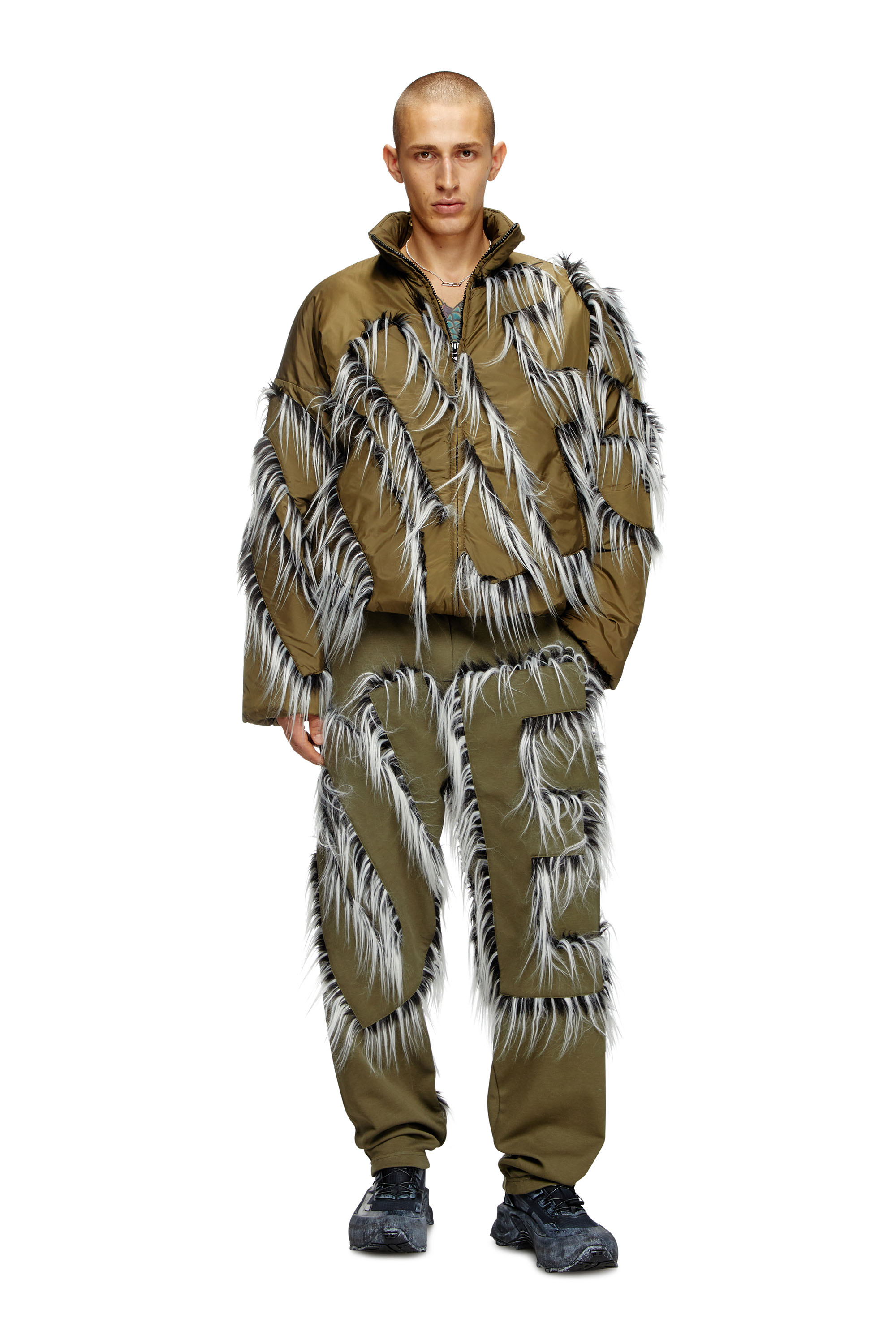 Diesel - P-BIMY-FUR, Male's Track pants with hairy-trim logo in ミリタリーグリーン - 2