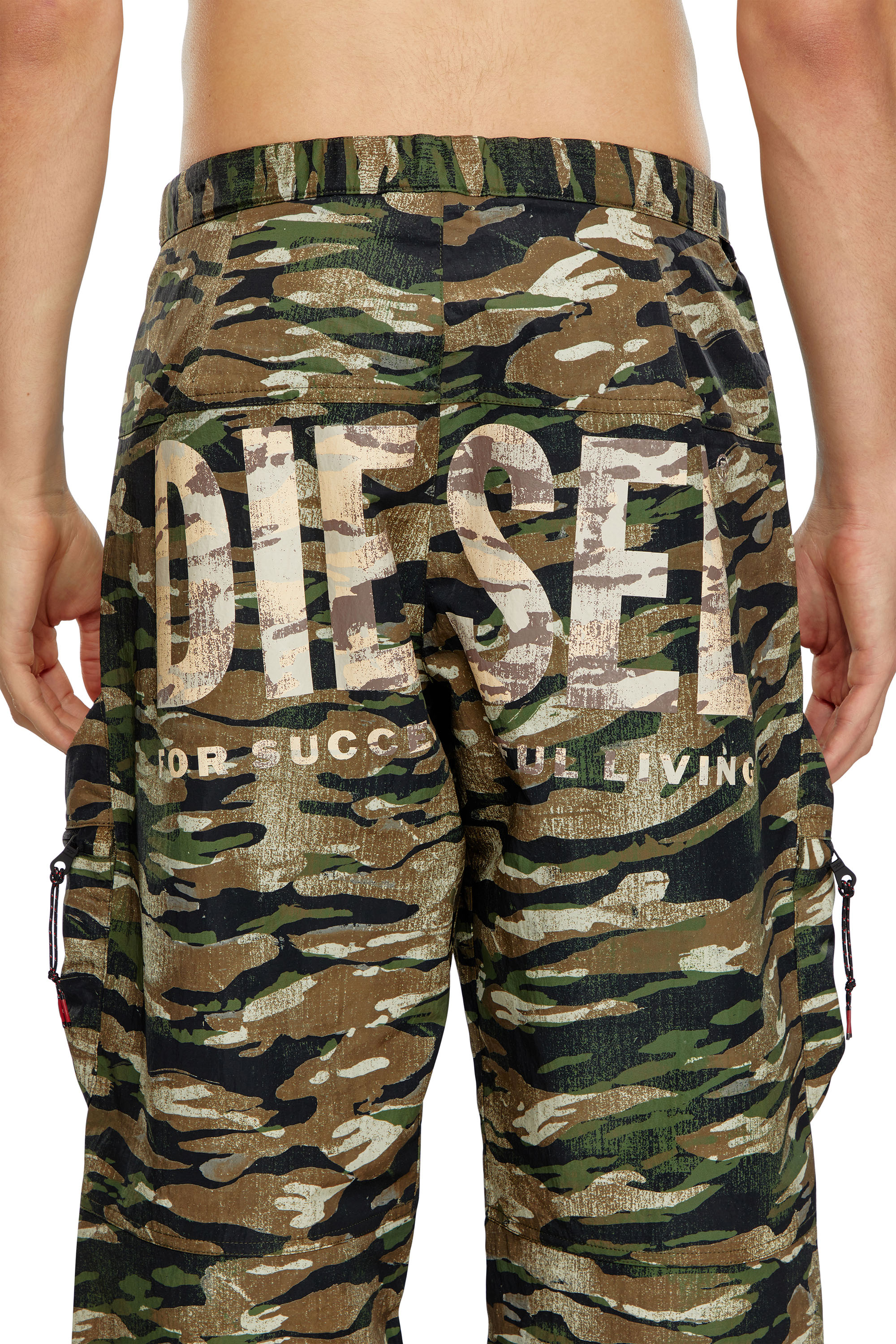 Diesel - AMSB-AMBROSE-WT23, Male's Nylon cargo pants with worn camo print in ブラウン/グリーン - 5