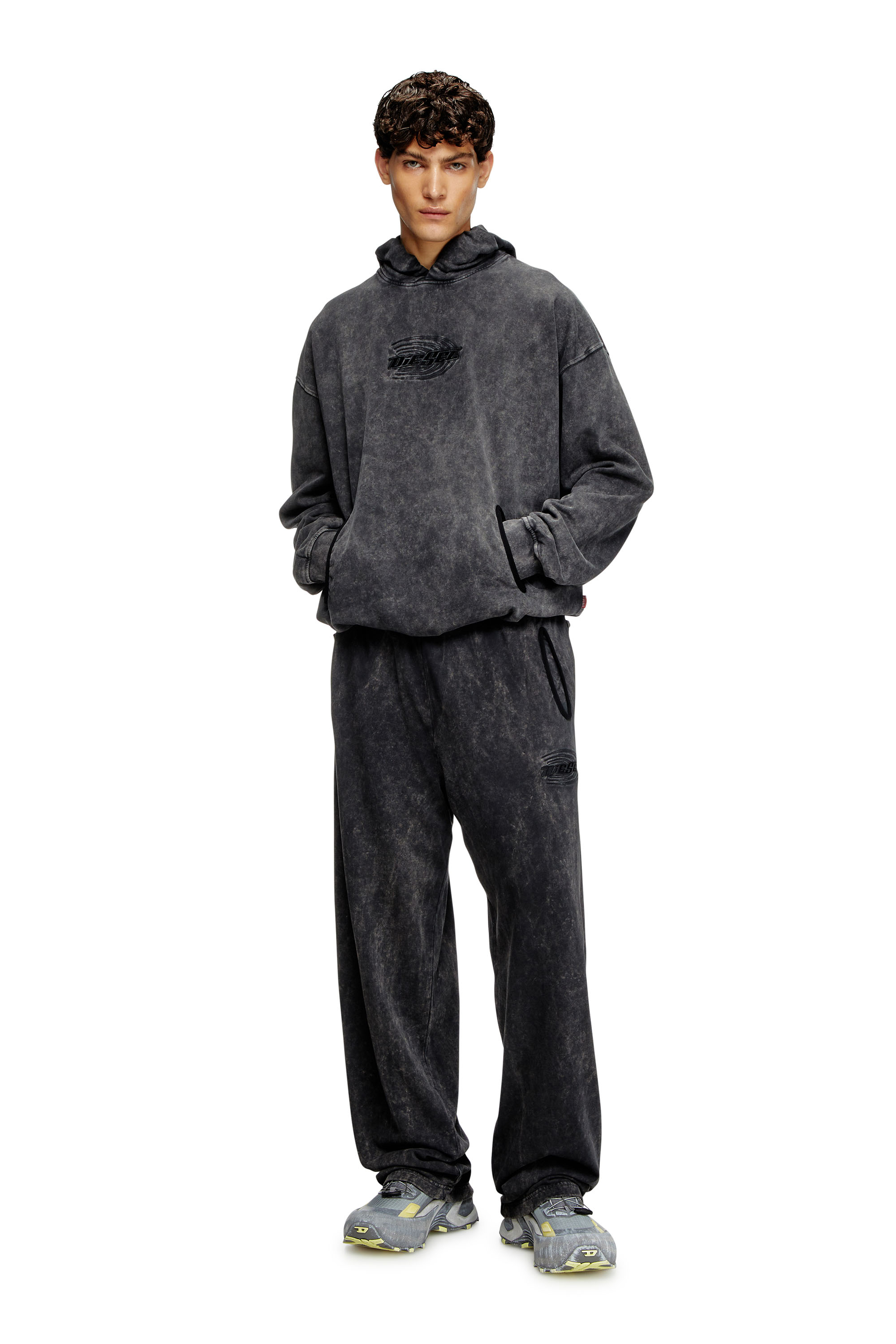 Diesel - P-MARKLE, Male's Treated sweatpants with gathered waist in ブラック - 2