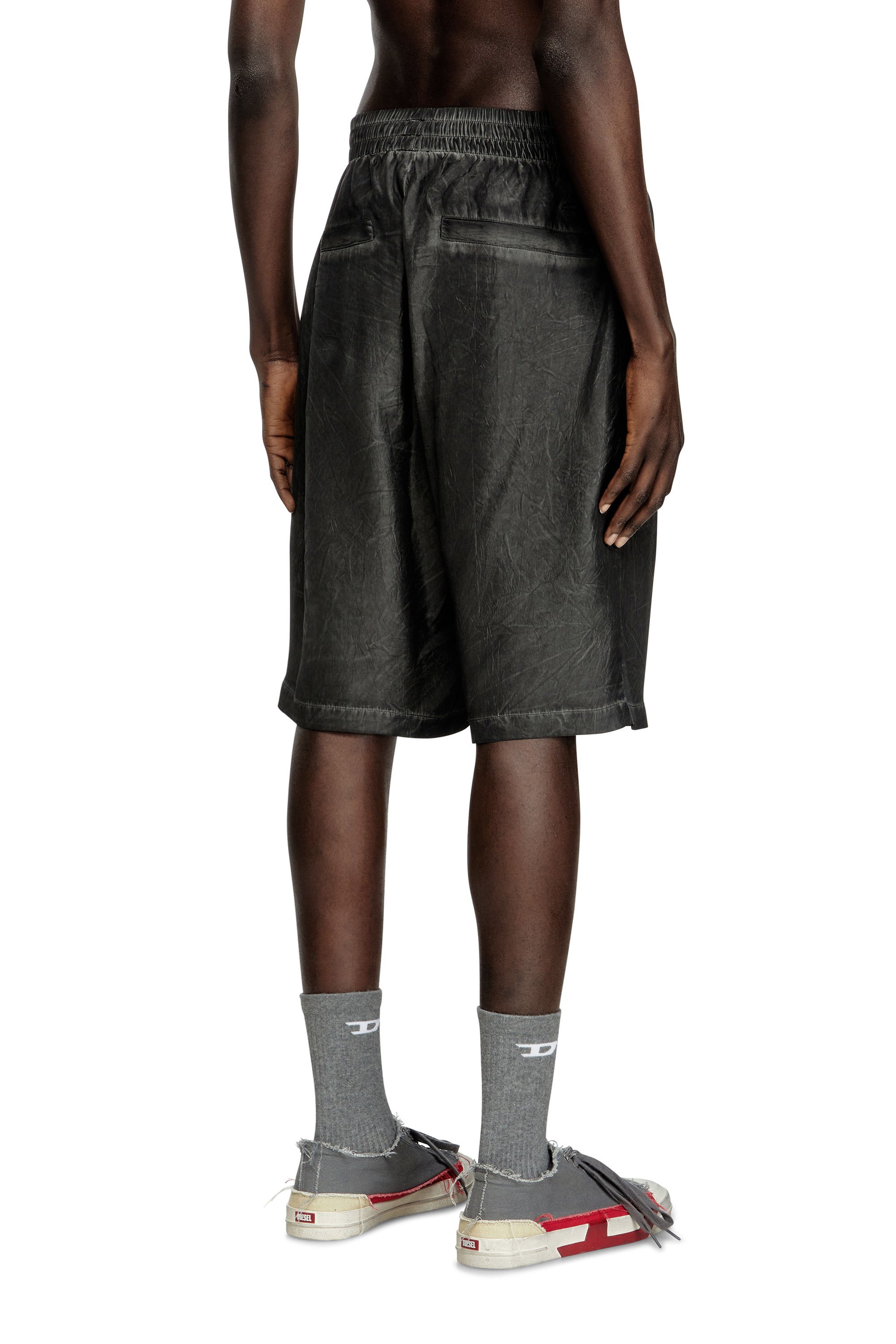 Diesel - P-LEON-SHORT, Unisex's Lightweight shorts with crinkled fade in ブラック - 4