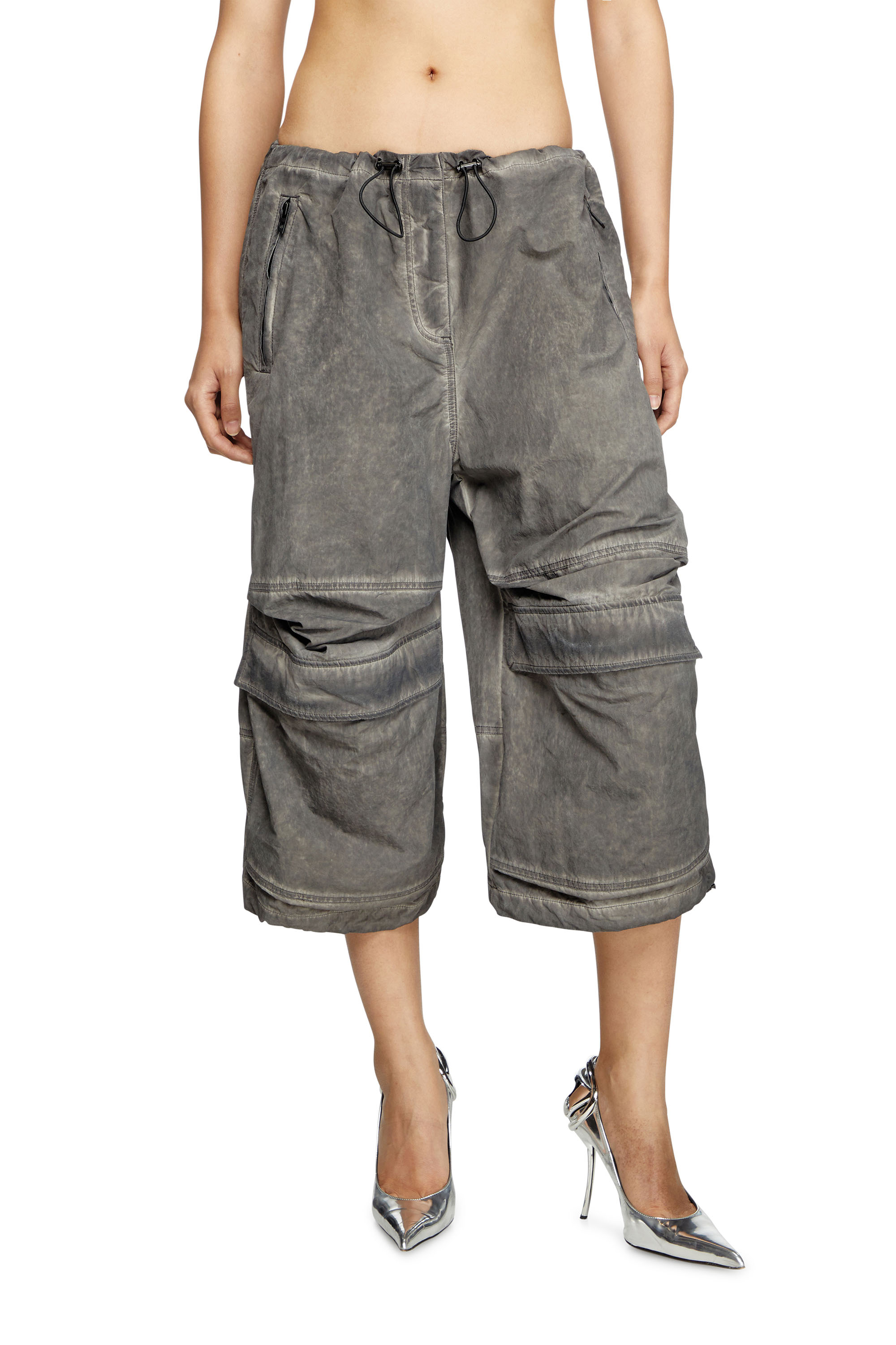 Diesel - P-DAYETZ-SHORT-FEM-Q3, Female's Bermuda cargo pants in グレー - 1