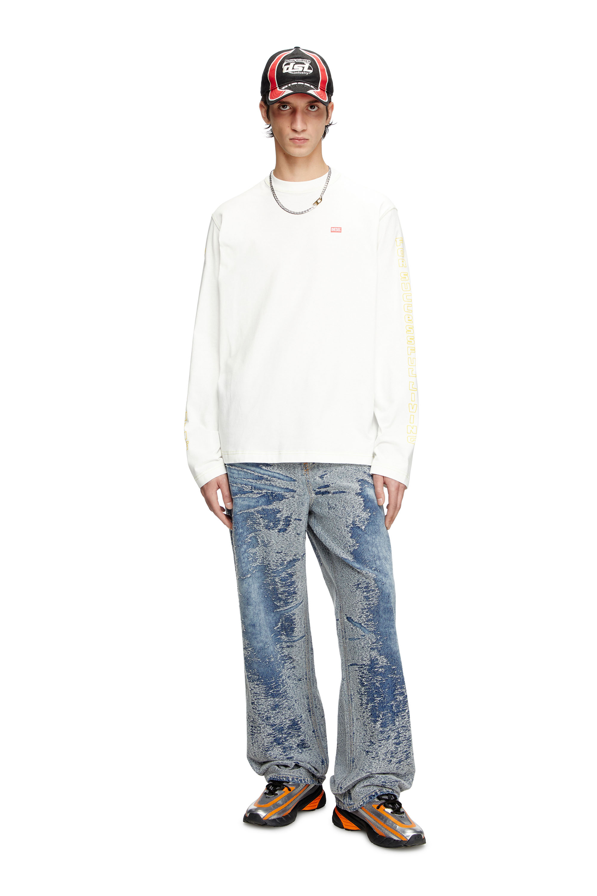 Diesel - T-CRANE-LS-R1, Male's Long-sleeve T-shirt with apple core print in ホワイト - 2