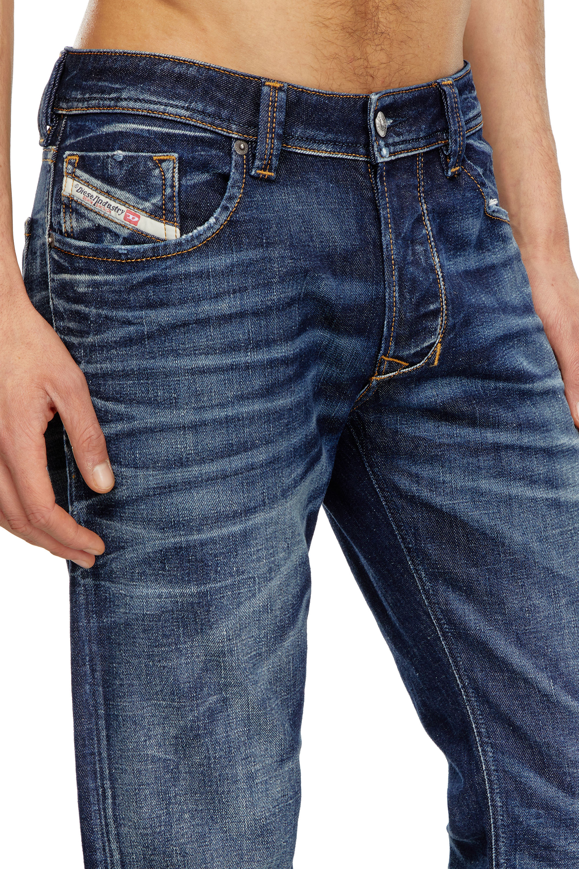 Diesel - Male's Straight Jeans 1985 Larkee 09J90, ダークブルー - 5