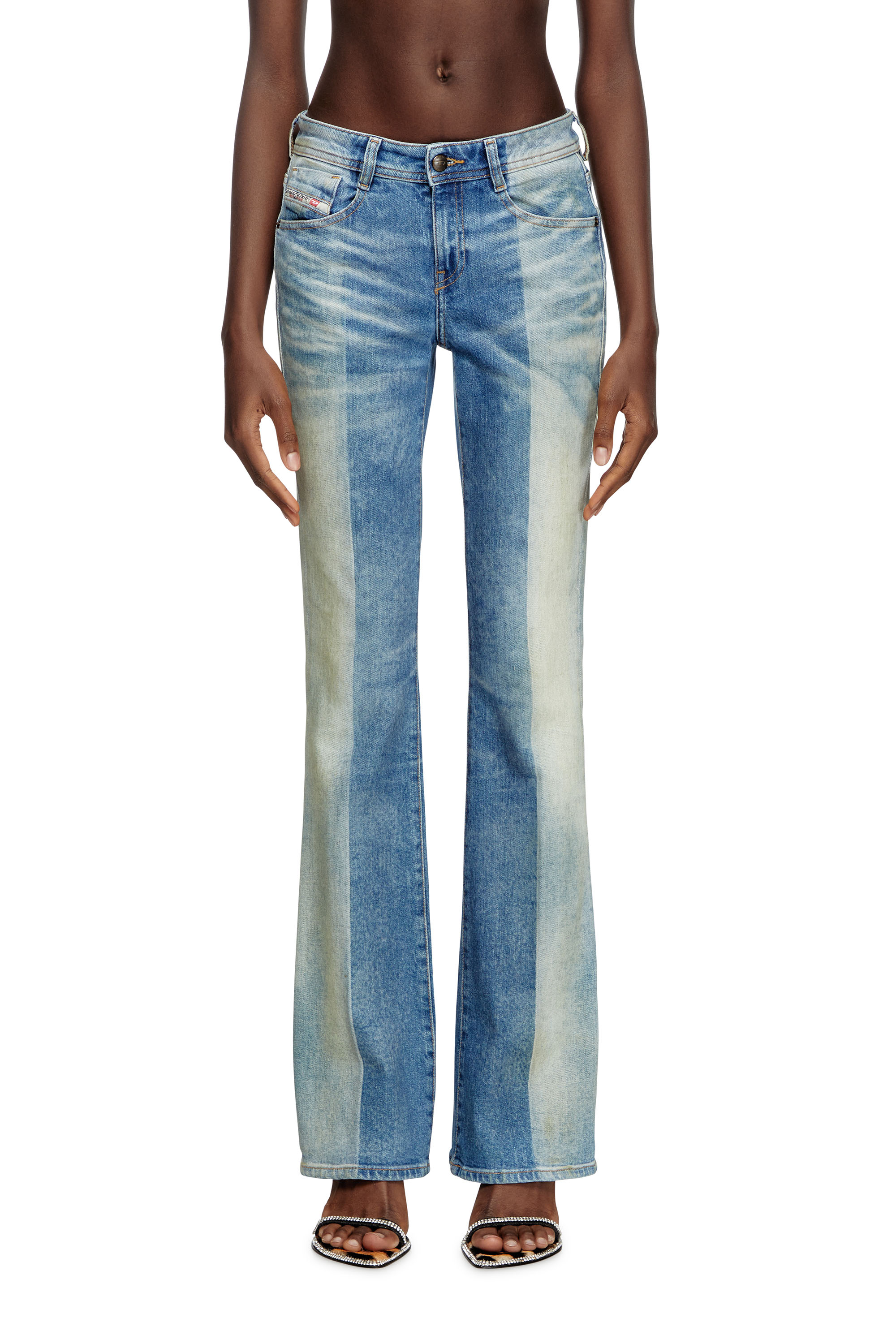 Diesel - Female's Bootcut and Flare Jeans 1969 D-Ebbey 007W8, ミディアムブルー - 1