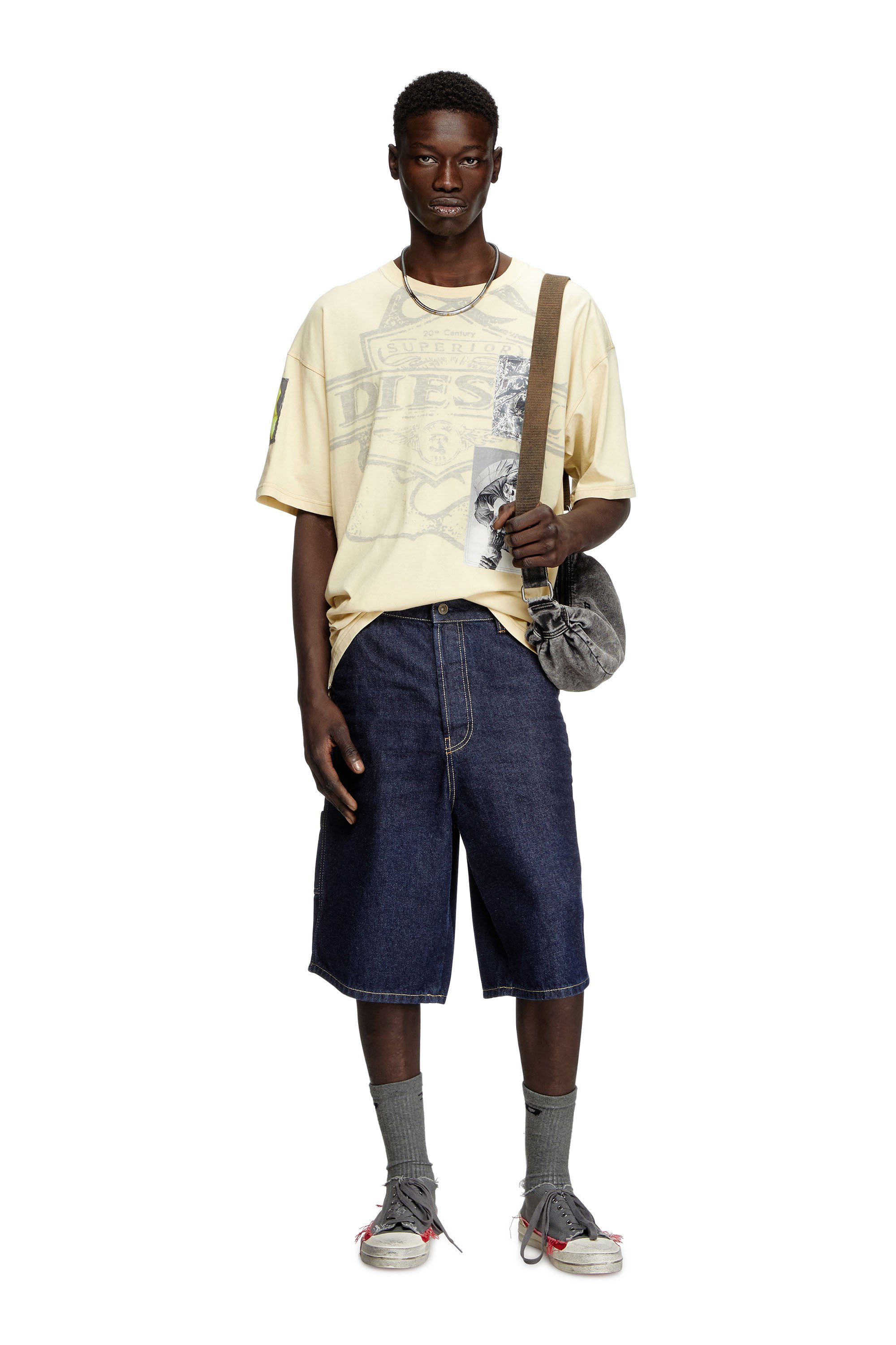 Diesel - D-LIVERY-SHORT, Male's Utility shorts in clean-wash denim in ダークブルー - 2