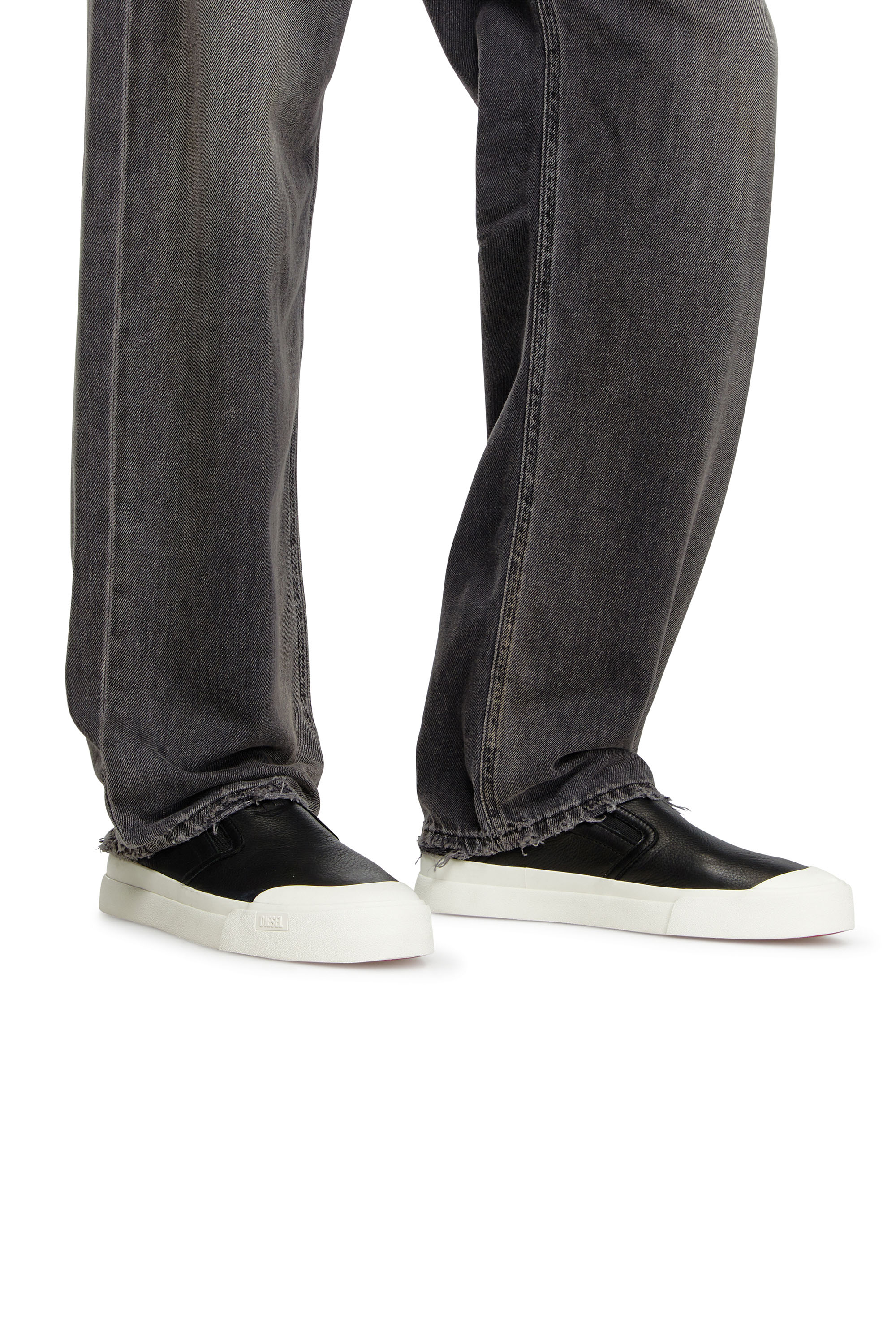 Diesel - S-ATHOS SLIP ON, Male S-Athos-Slip-on sneakers in plain leather in ブラック - Image 7