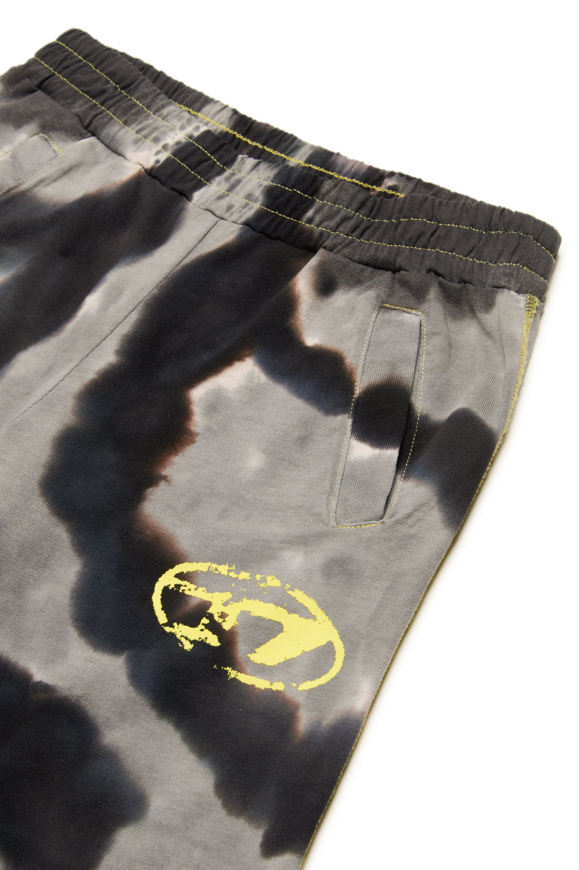 Diesel - PBOBX, Male's Sweat shorts with batik print in ブラック - 3