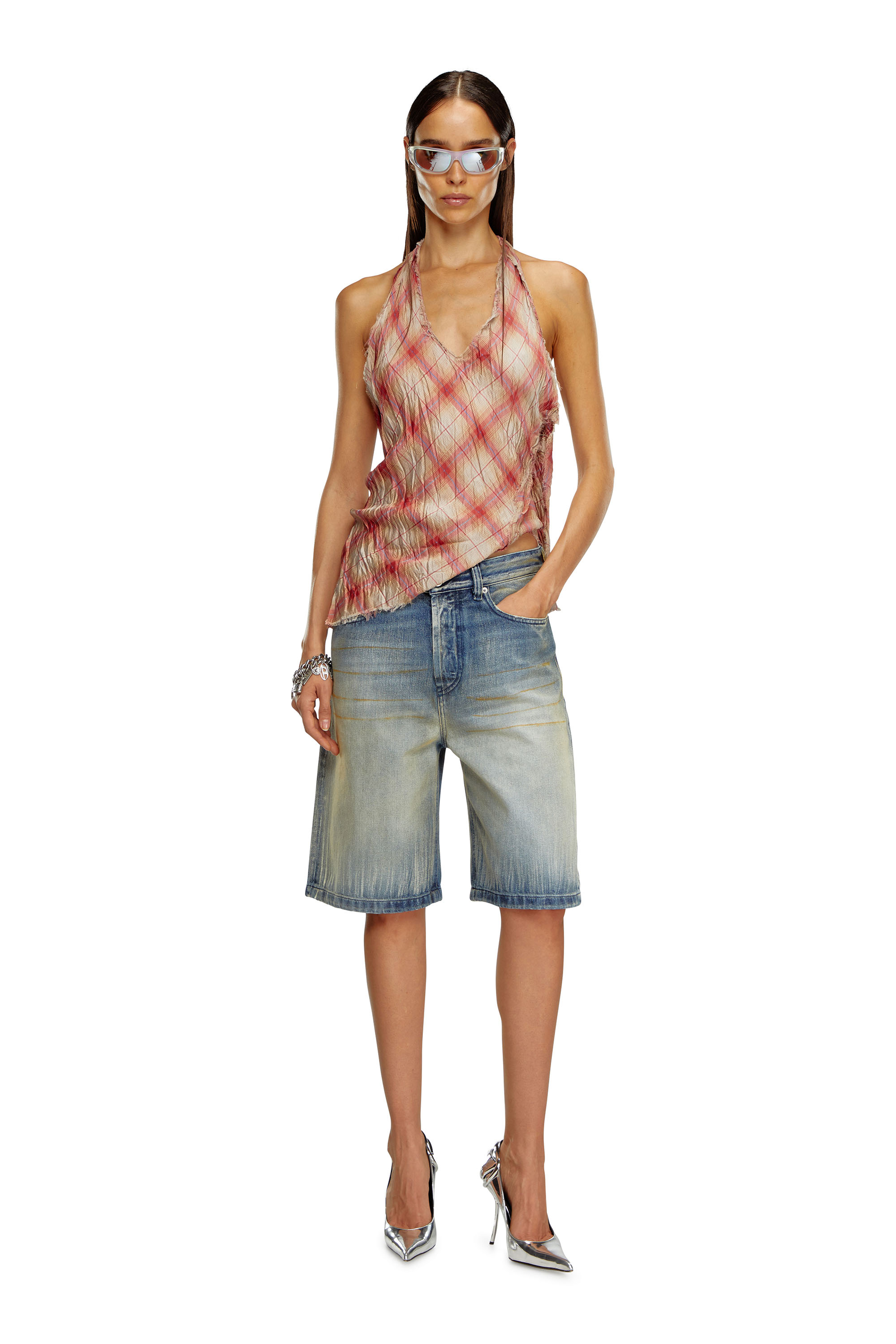 Diesel - DE-SIRE-SHORT, Female's Shorts in streaky hand-finished denim in ライトブルー - 2