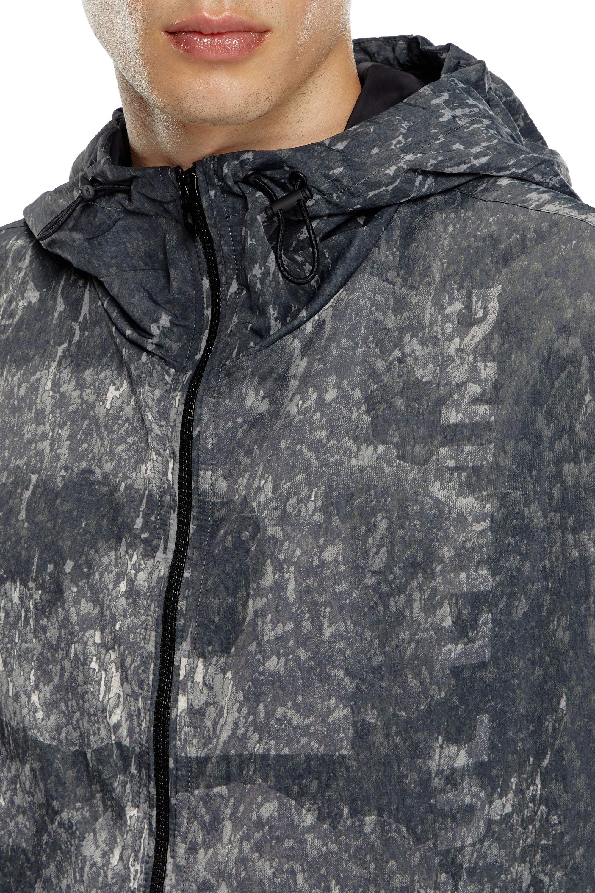 Diesel - J-BRICK, Male's Hooded windbreaker with Rain Camo print in ブラック - 5