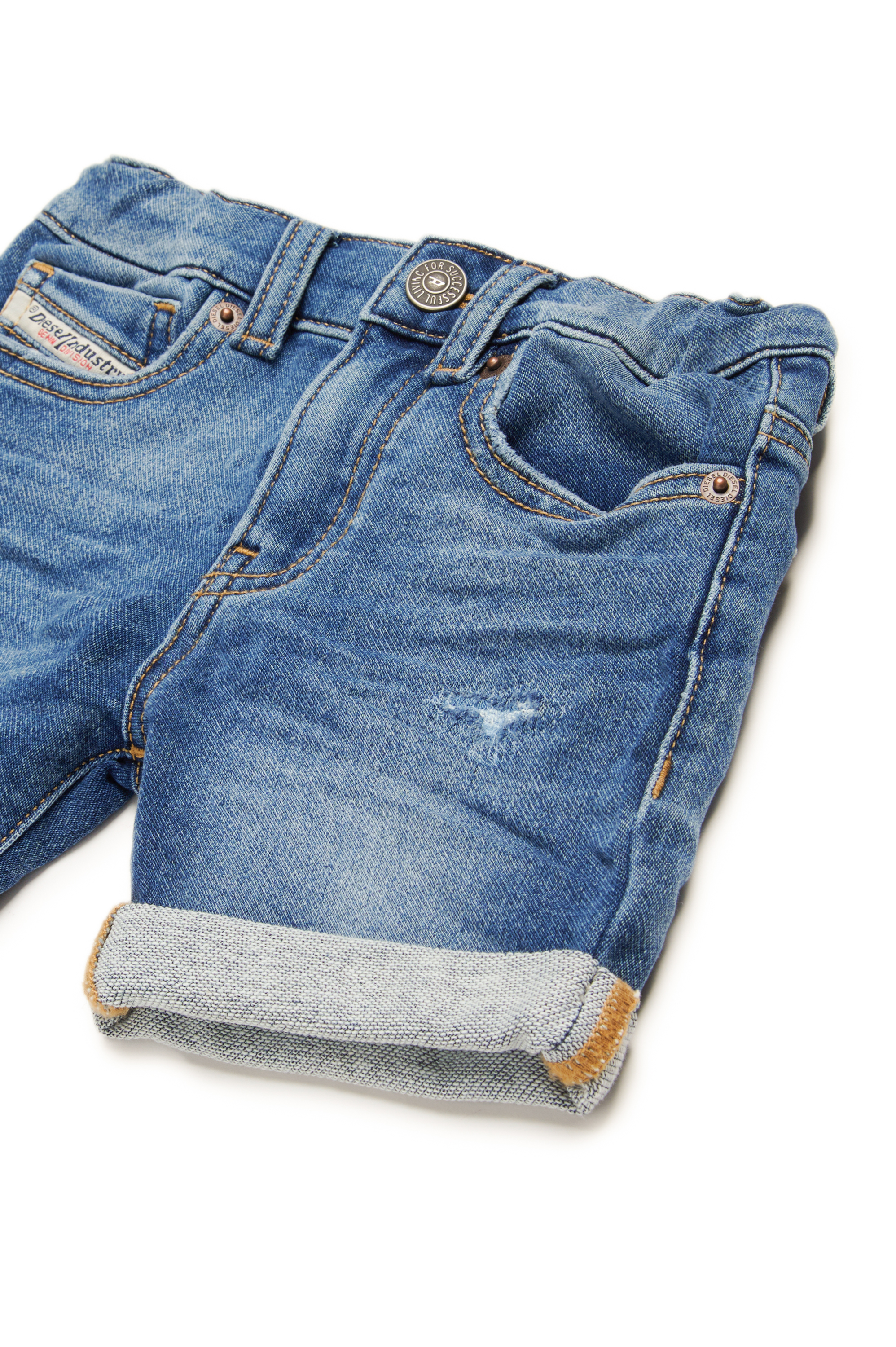 Diesel - PGALLYB JJJ, Unisex's Lived-in JoggJeans shorts with turn-ups in ミディアムブルー - 3