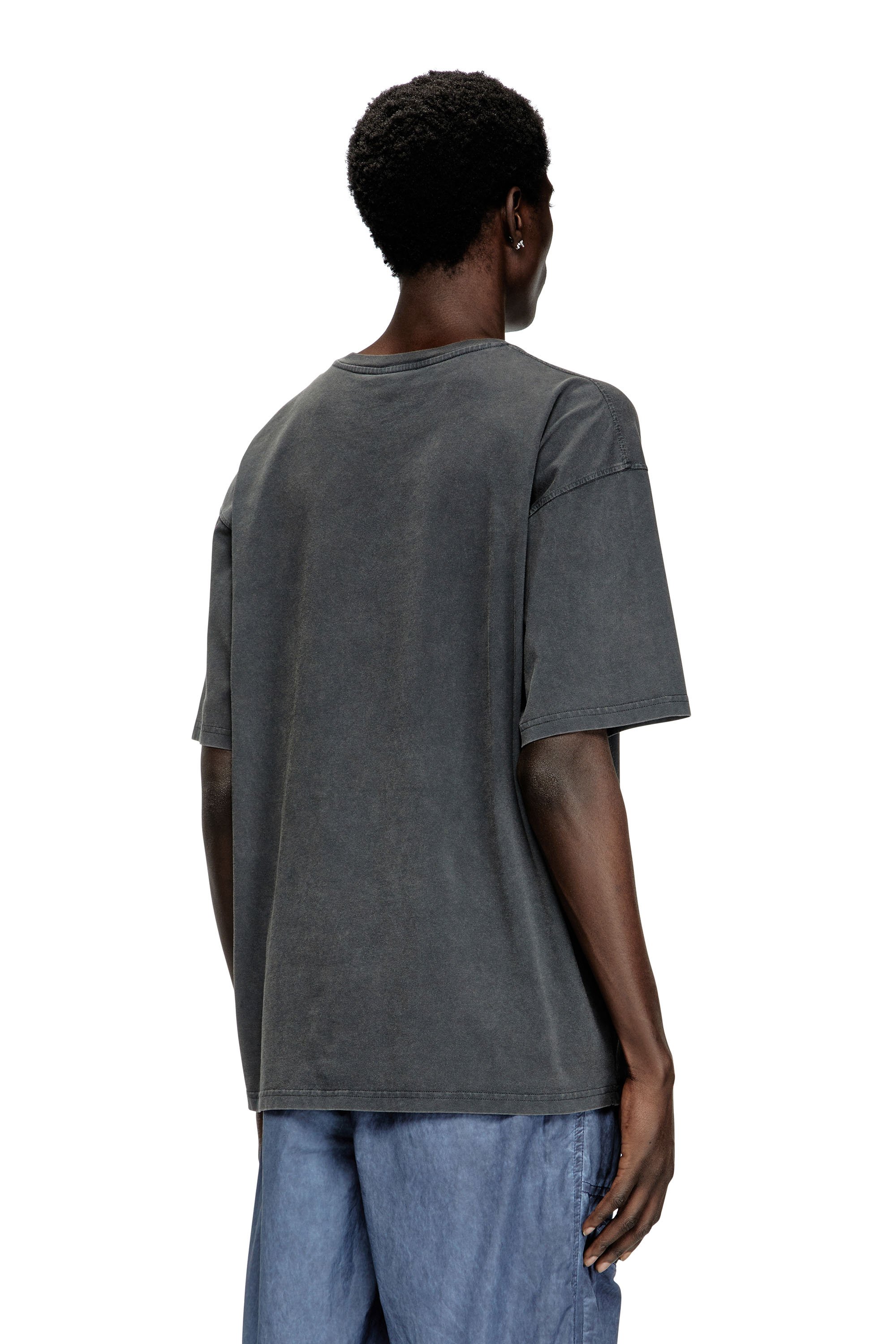 Diesel - T-BOXT-R21, Male's Acid-wash T-shirt with flocked Oval D logo in ブラック - 4