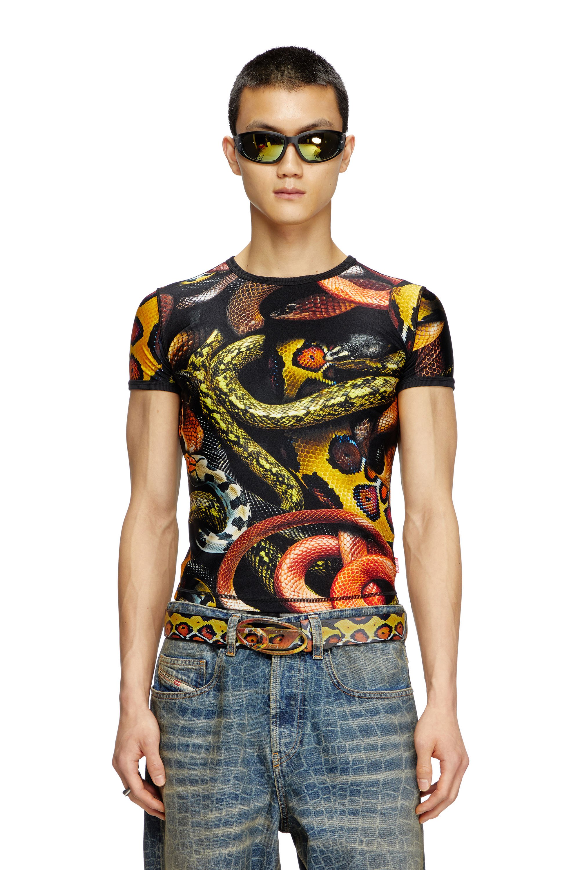 Diesel - CL-T-UNCLE-SNAKE, Unisex's Lycra T-shirt with all-over snake print in ブラック/イエロー - 2