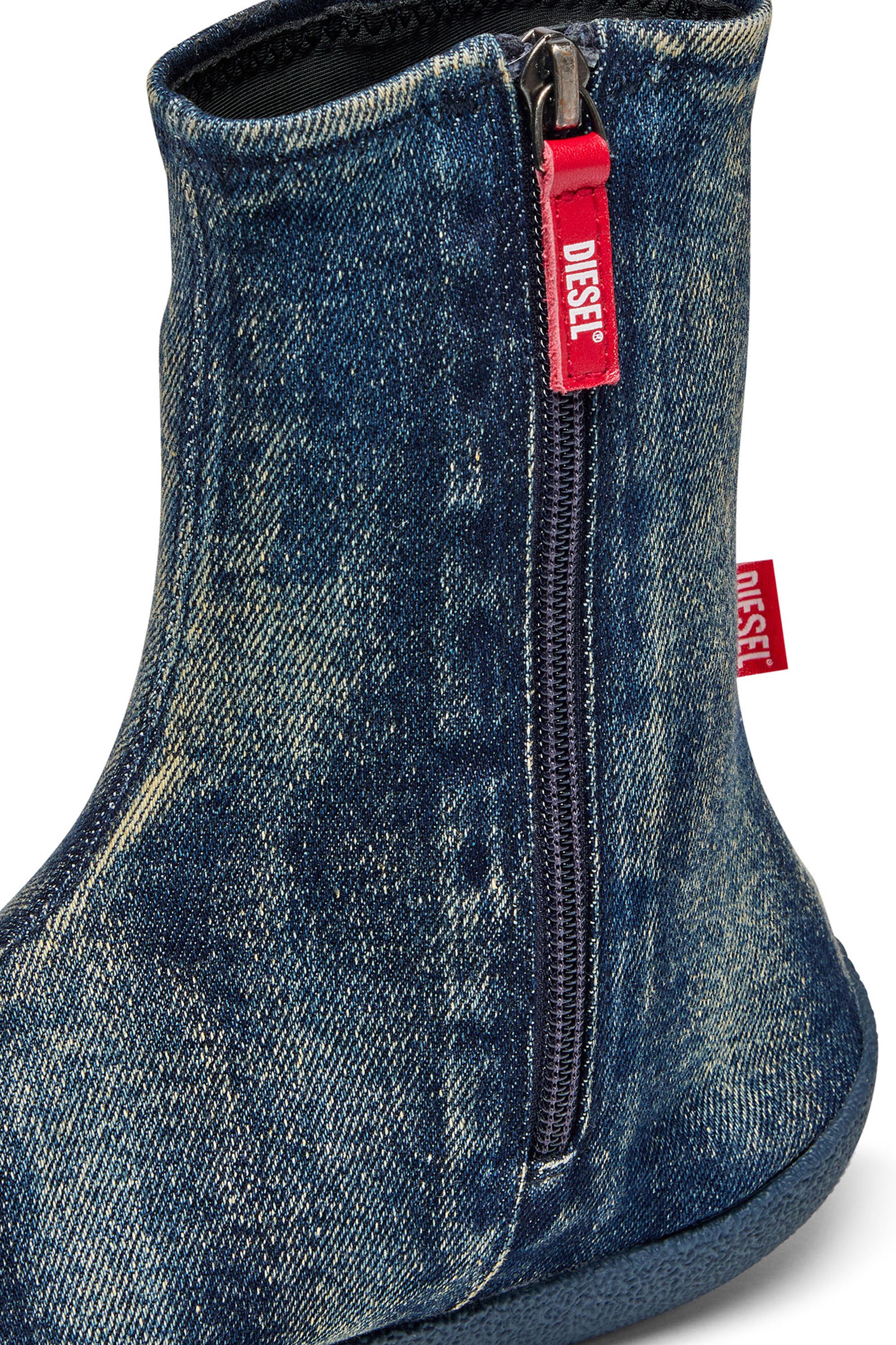 Diesel - D-SHOCK BT, Male's D-Shock Bt-Socks boots in solarised denim in ブルー - 5