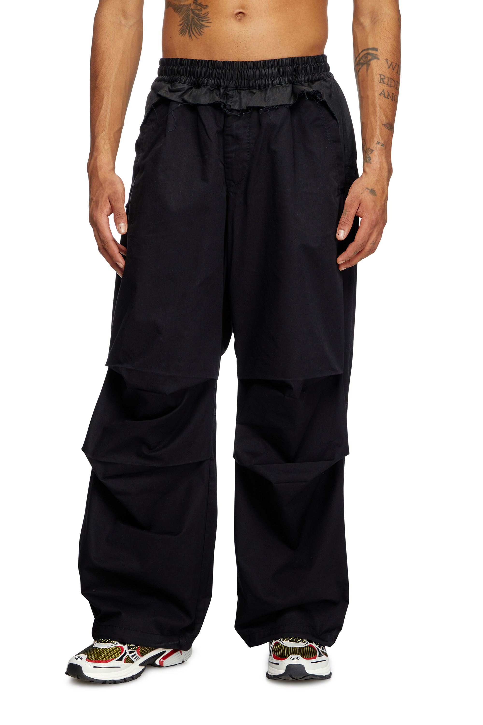 Diesel - P-GUSTAF, Male's Cargo pants in ブラック - 1