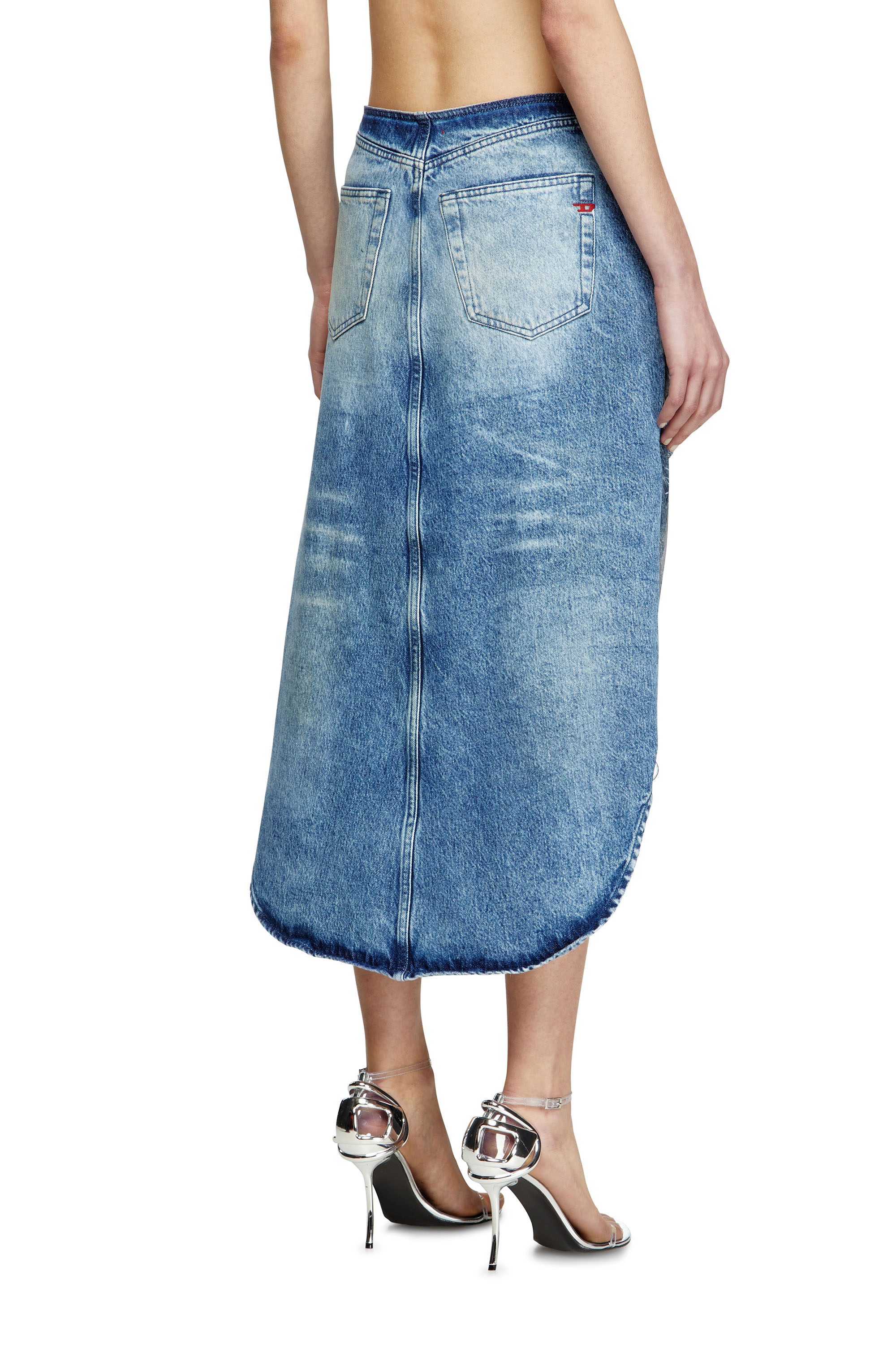 Diesel - DE-PLUMY-FSG, Female's Midi skirt in distressed fringed denim in ミディアムブルー - 4