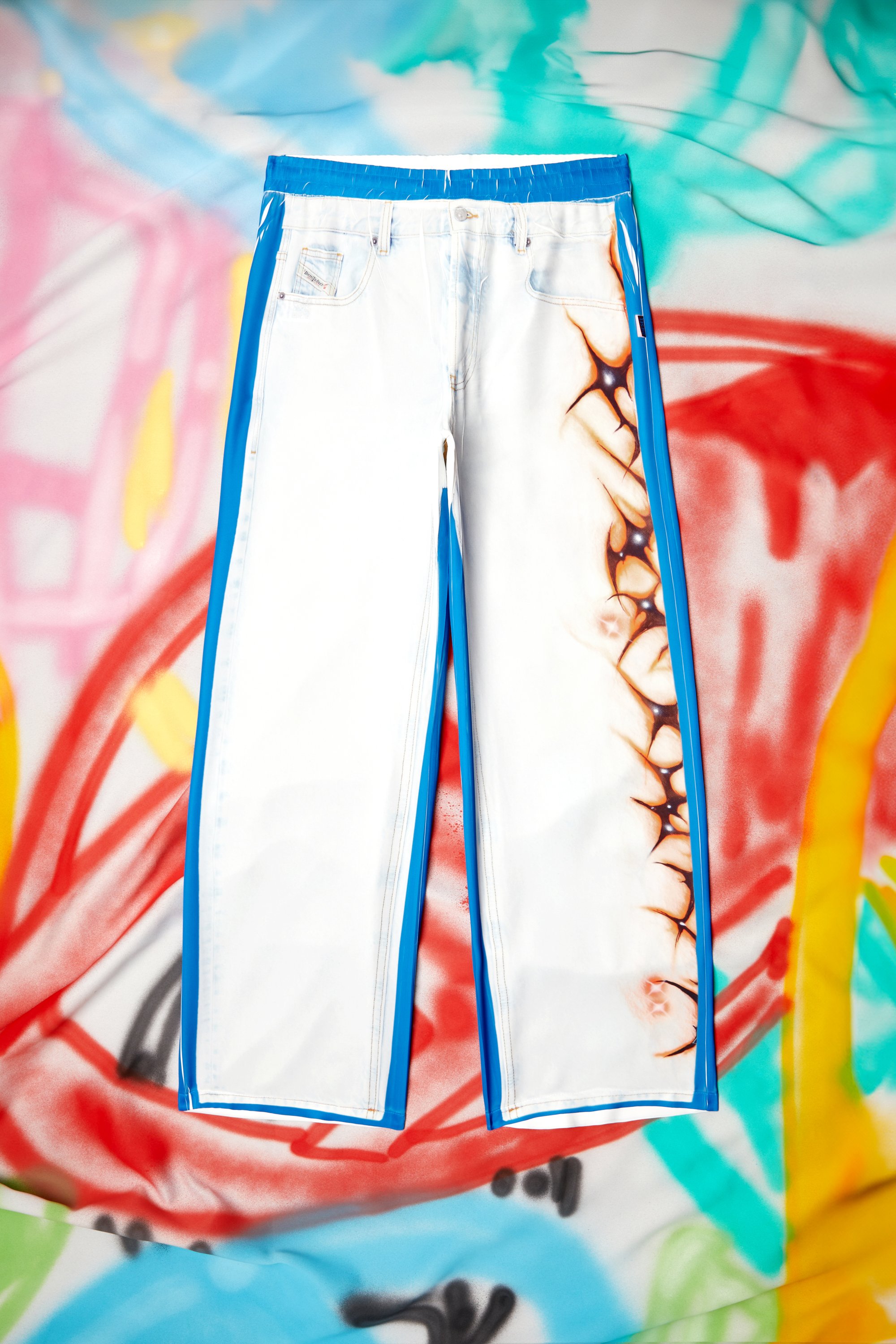 Diesel - P-AFTER-GRAFFITI-JAP, Unisex's Relaxed pant with graffiti print in ブルー/ホワイト - 3