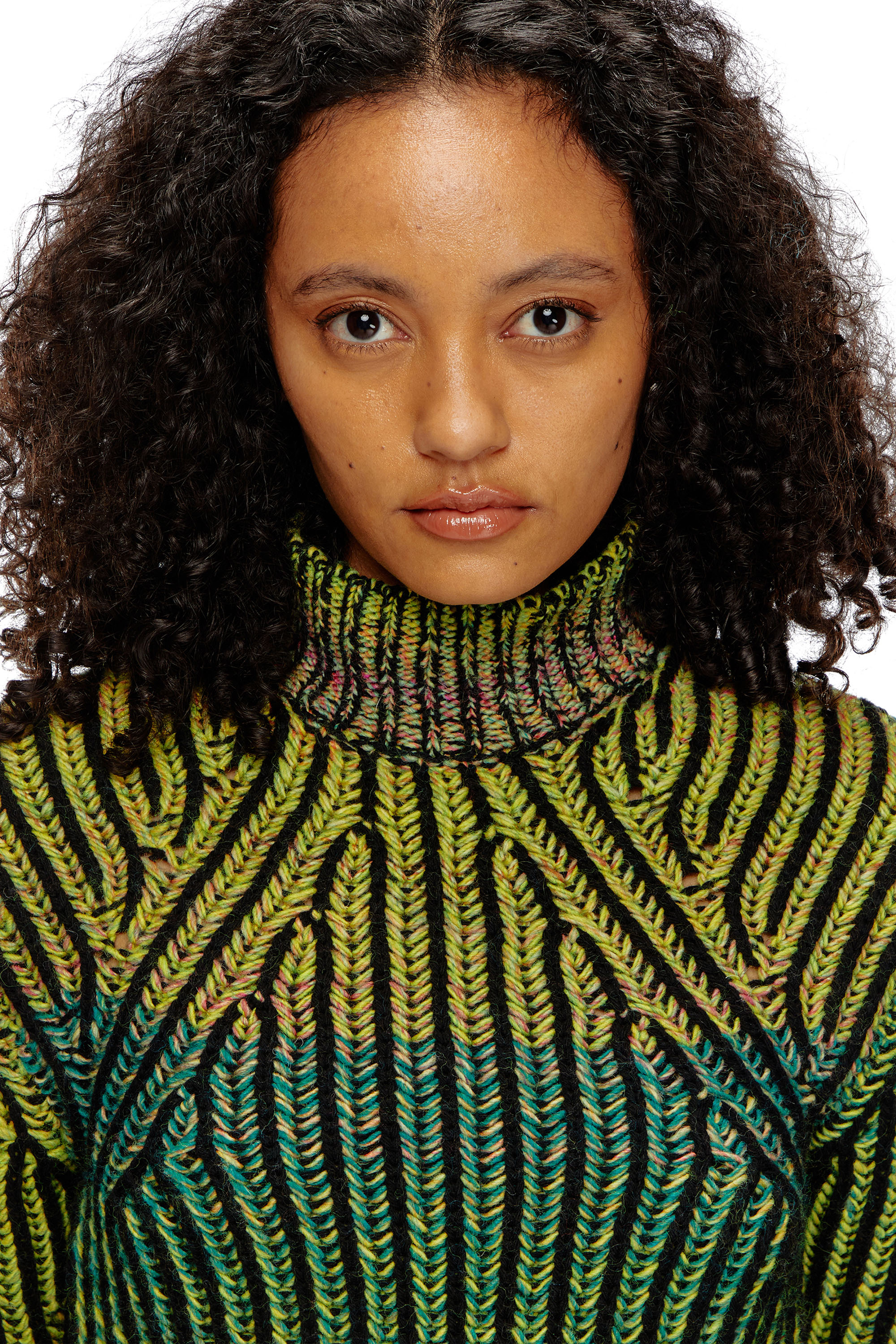 Diesel - M-ORKID, Female's Cropped turtleneck in dégradé knit in ダークグリーン - 6