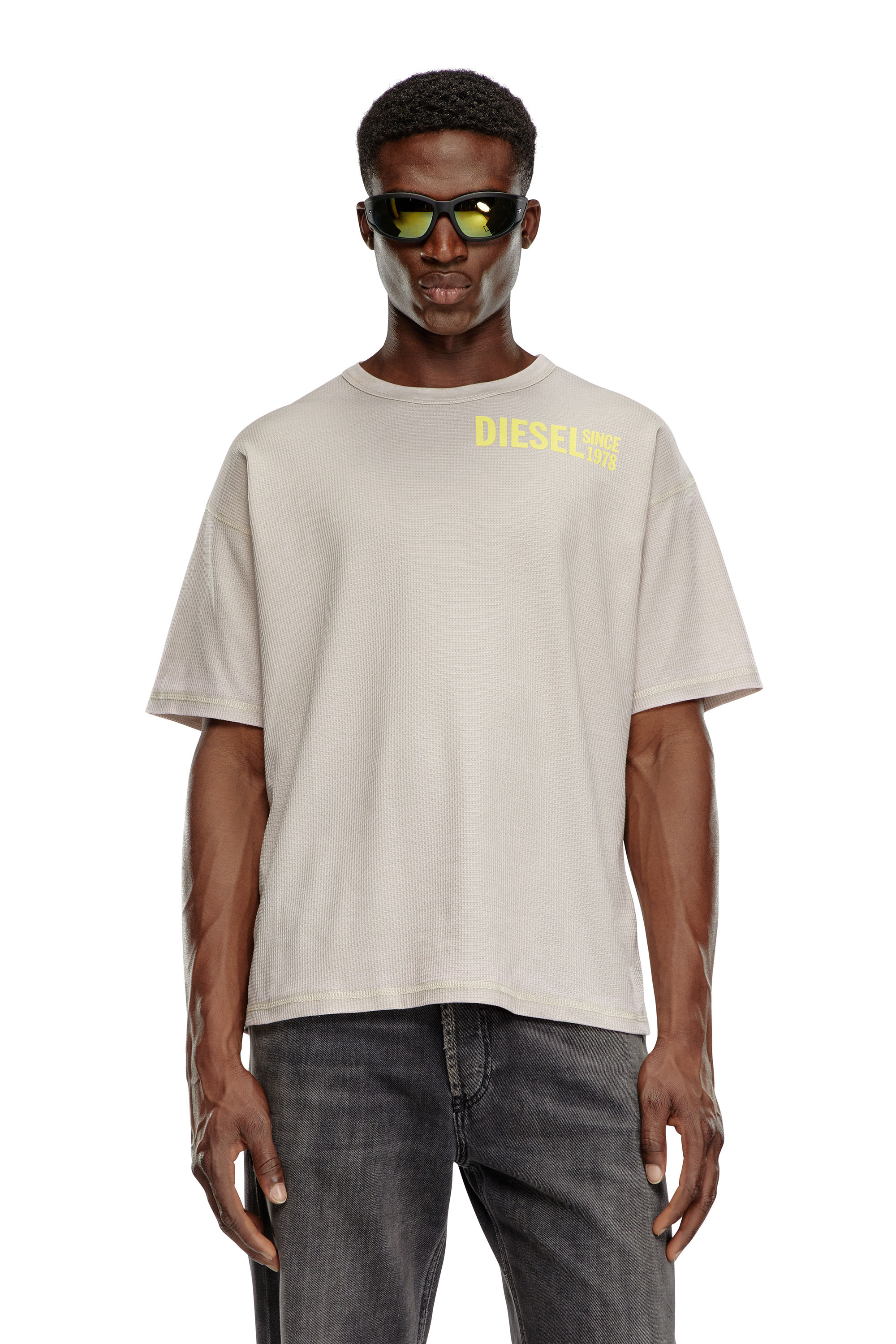 Diesel - T-BURNXT, Male Waffle T-shirt with burnout wash in ピンク - Image 1