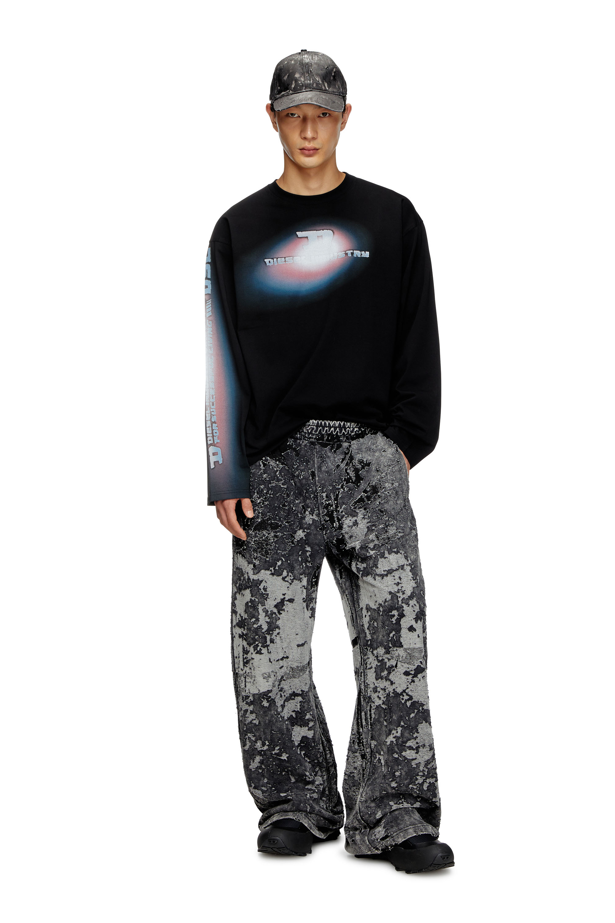 Diesel - P-MARTIS-SHOW, Male's Burnout track pants with camo effect in ブラック - 1