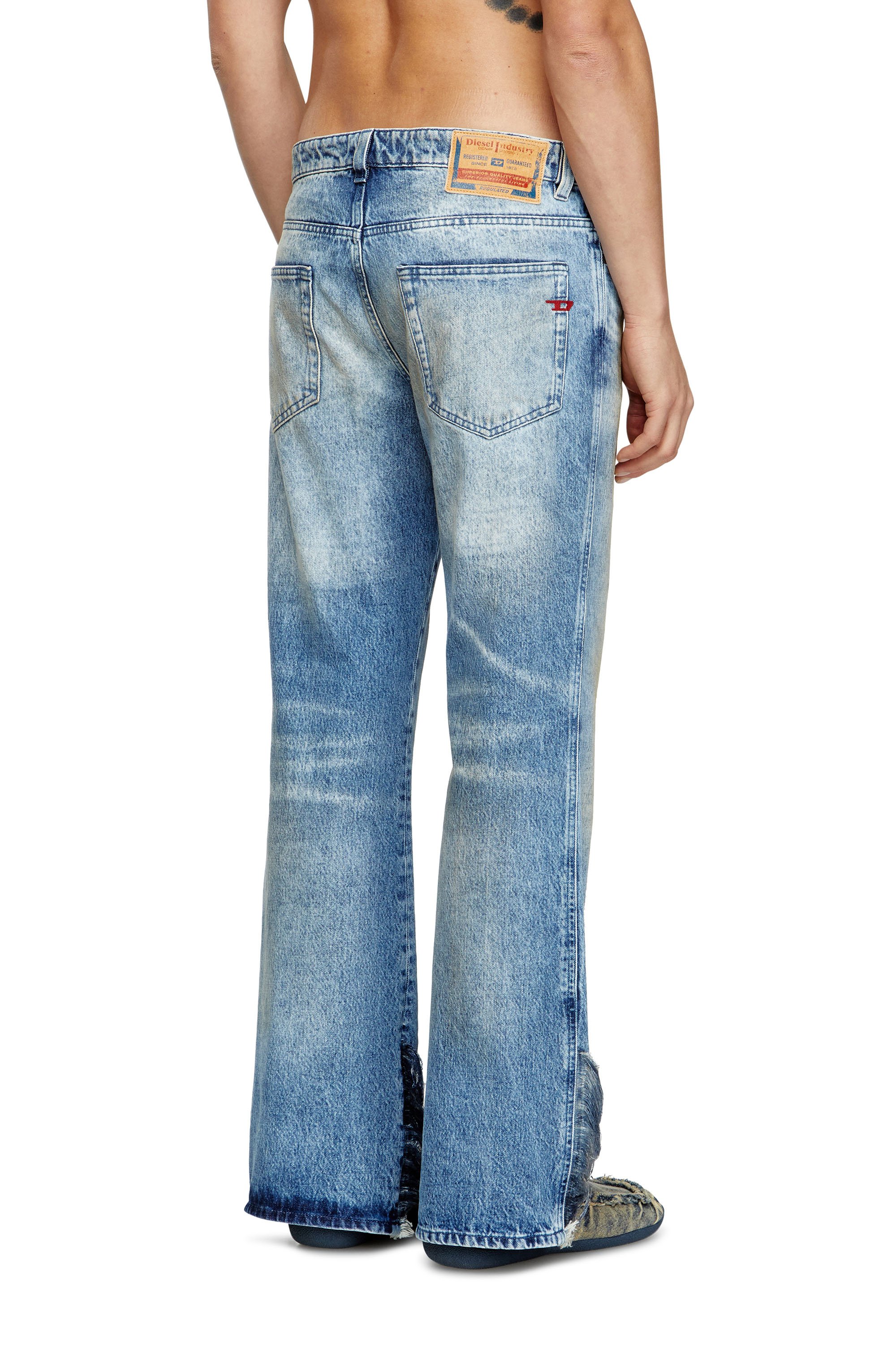 Diesel - Male's Bootcut Jeans 1998 D-Buck 0CMBM, ミディアムブルー - 4