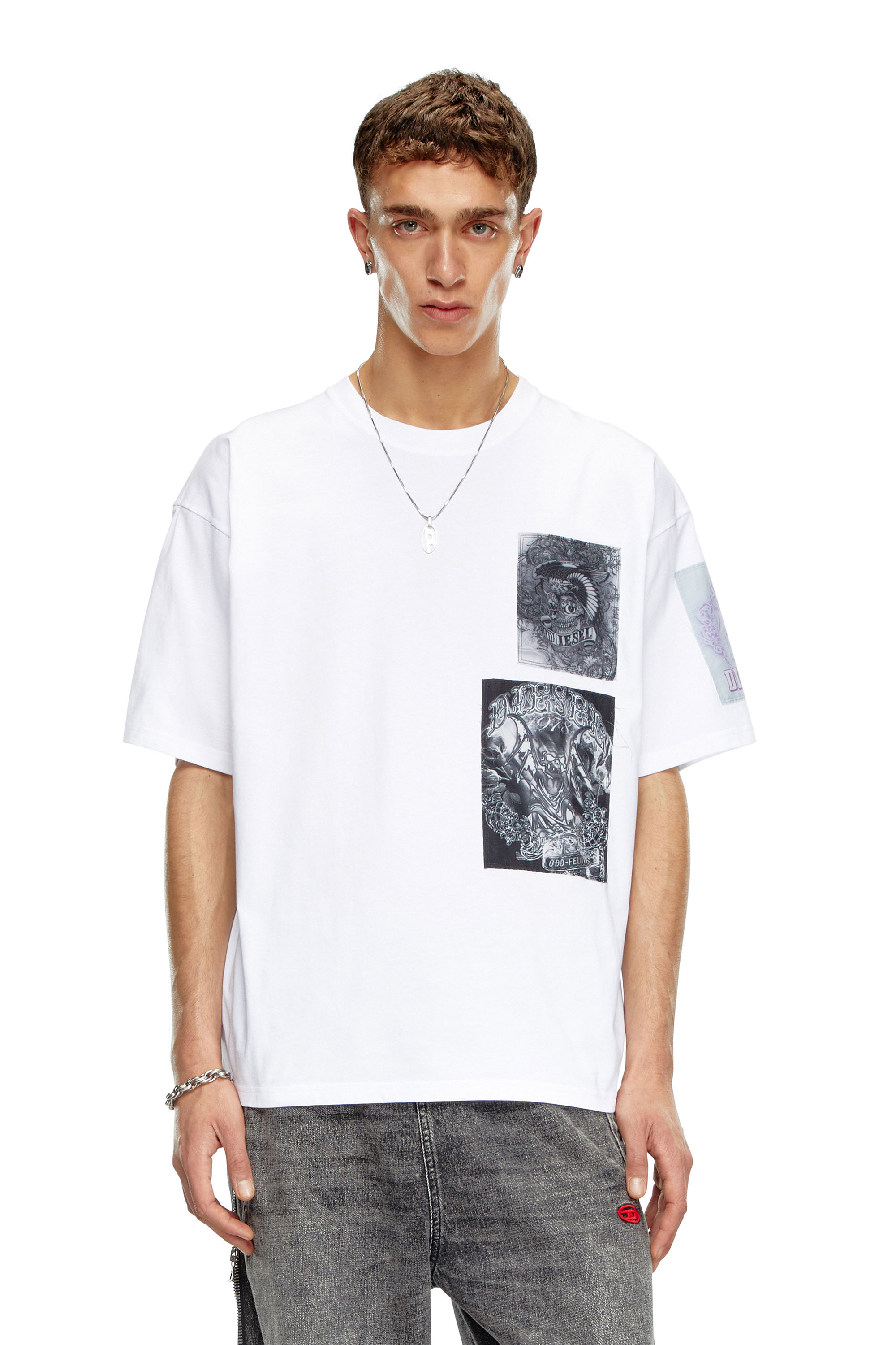 T-BOXT-SLITS-Q10 T-shirt with raw-cut printed patches｜ホワイト 