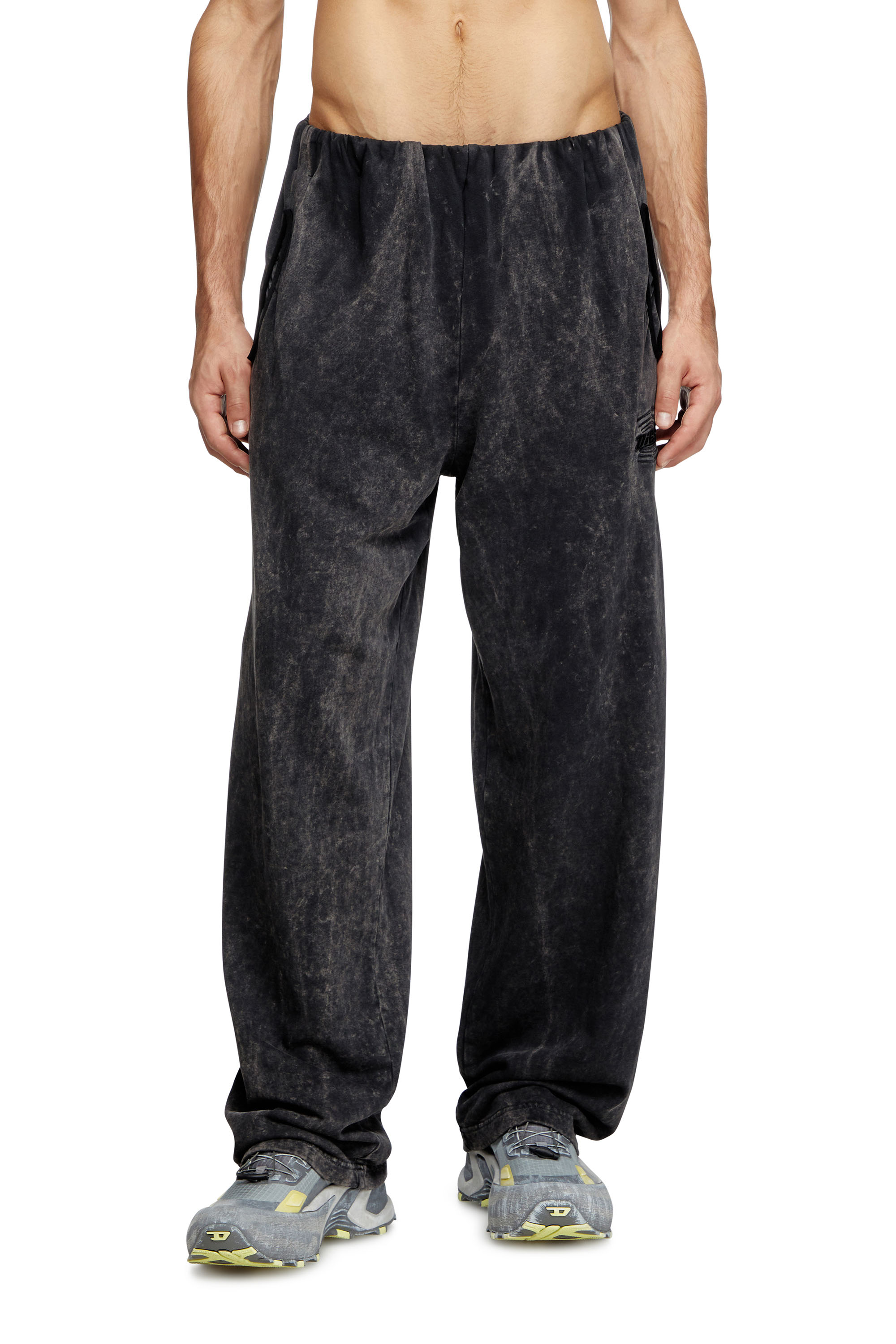 Diesel - P-MARKLE, Male's Treated sweatpants with gathered waist in ブラック - 1