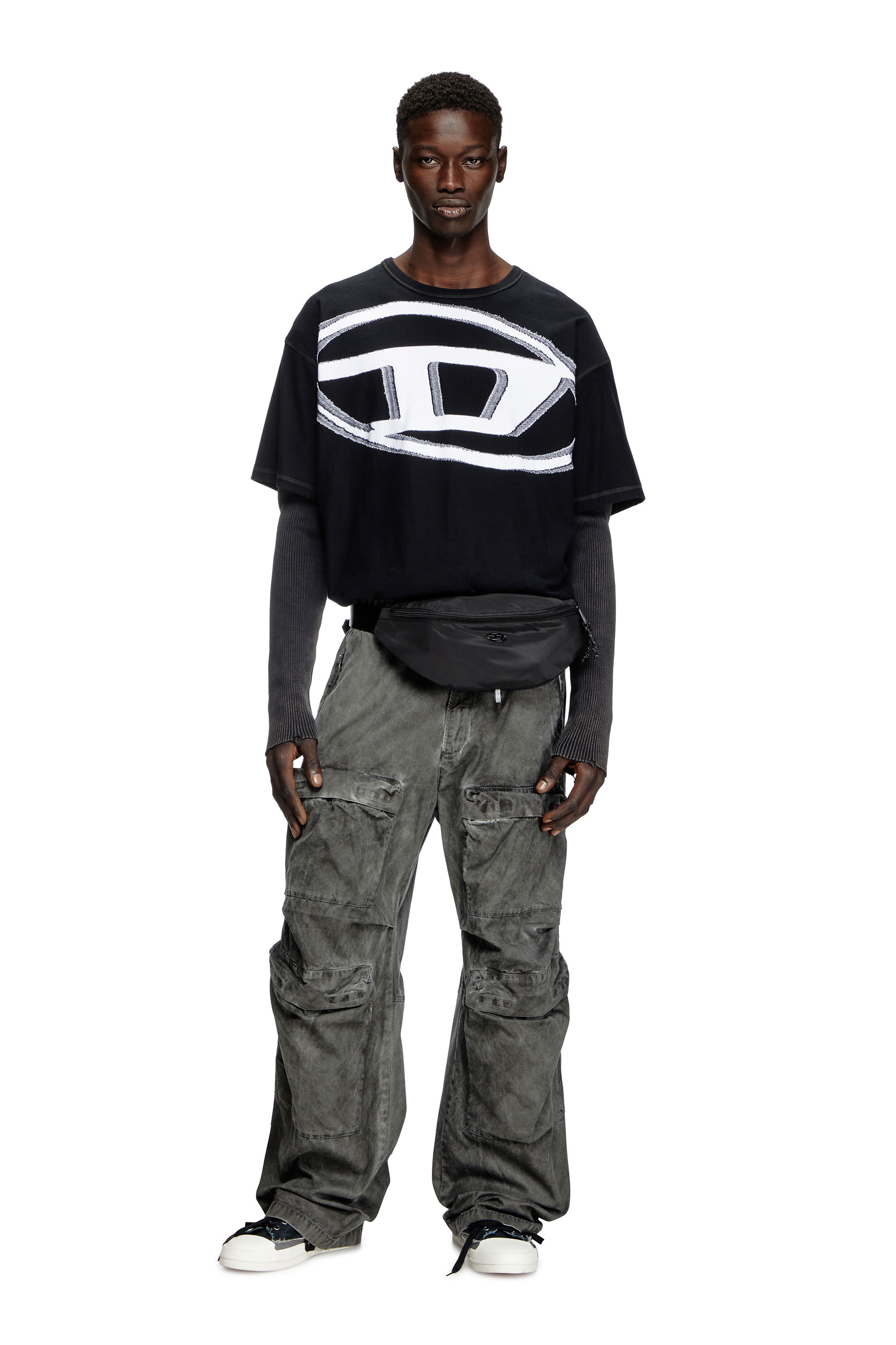 Diesel - T-DOXT, Male's T-shirt with raw jacquard logo in ブラック - 2