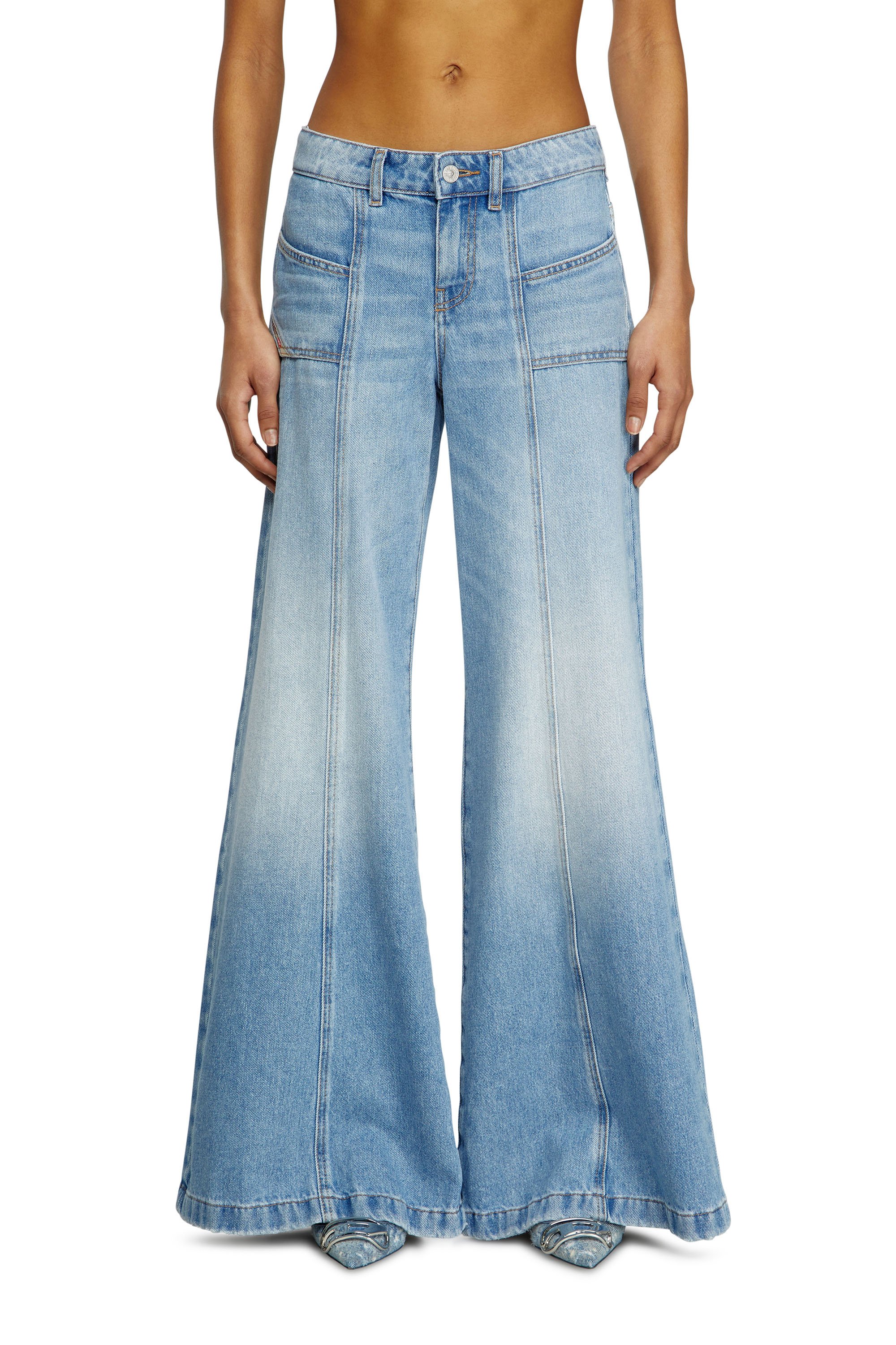 Diesel - Female's Flare Jeans D-Akii 0CLBA, ライトブルー - 1