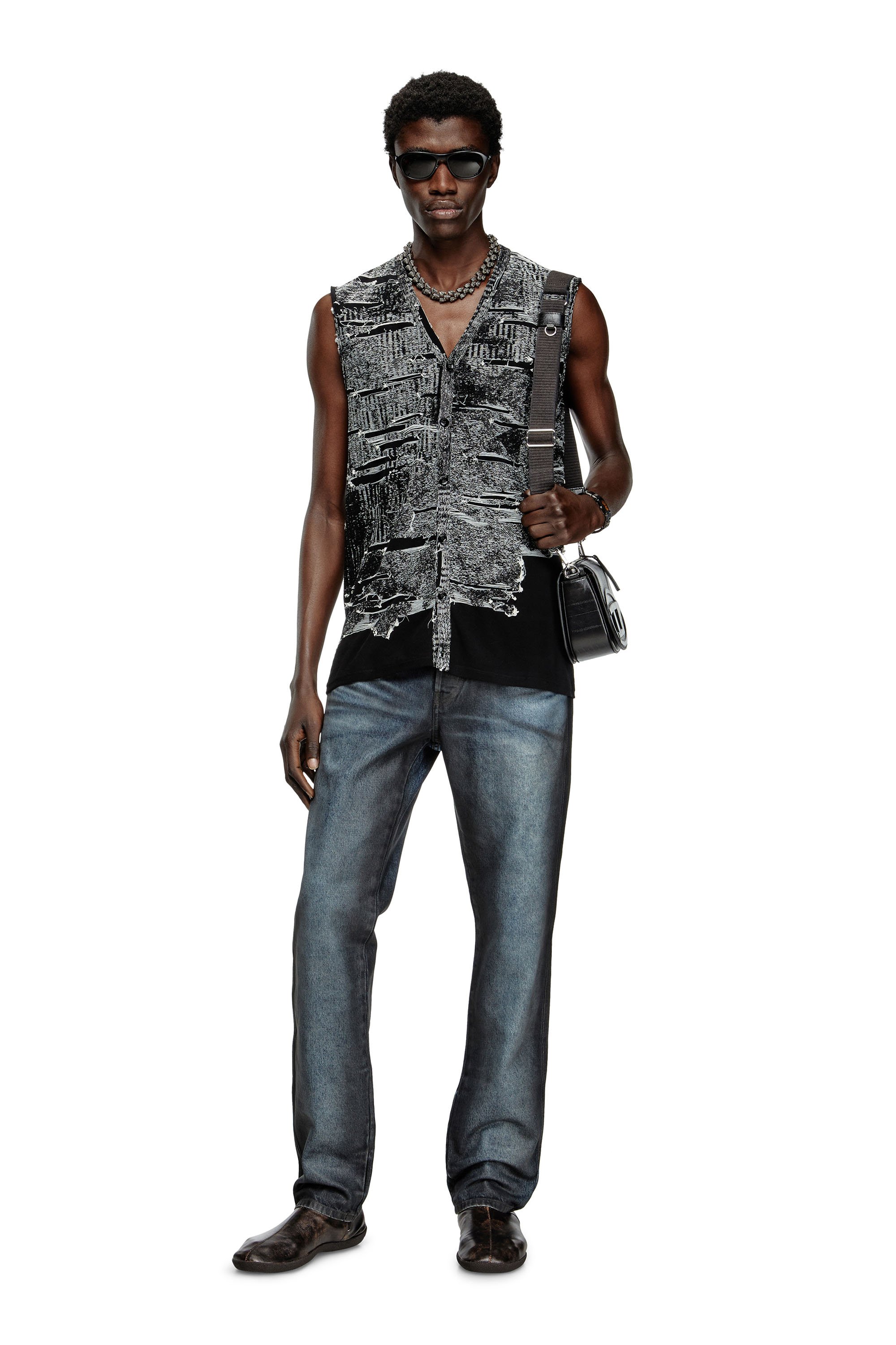 Diesel - K-CALLISTO-VEST, Male's Vest with engineered distressing in ブラック - 2