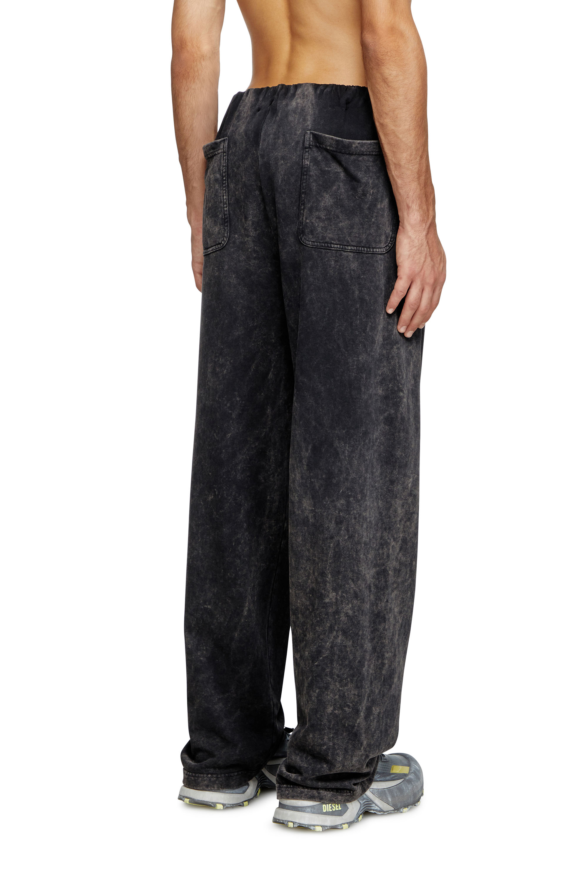 Diesel - P-MARKLE, Male's Treated sweatpants with gathered waist in ブラック - 4